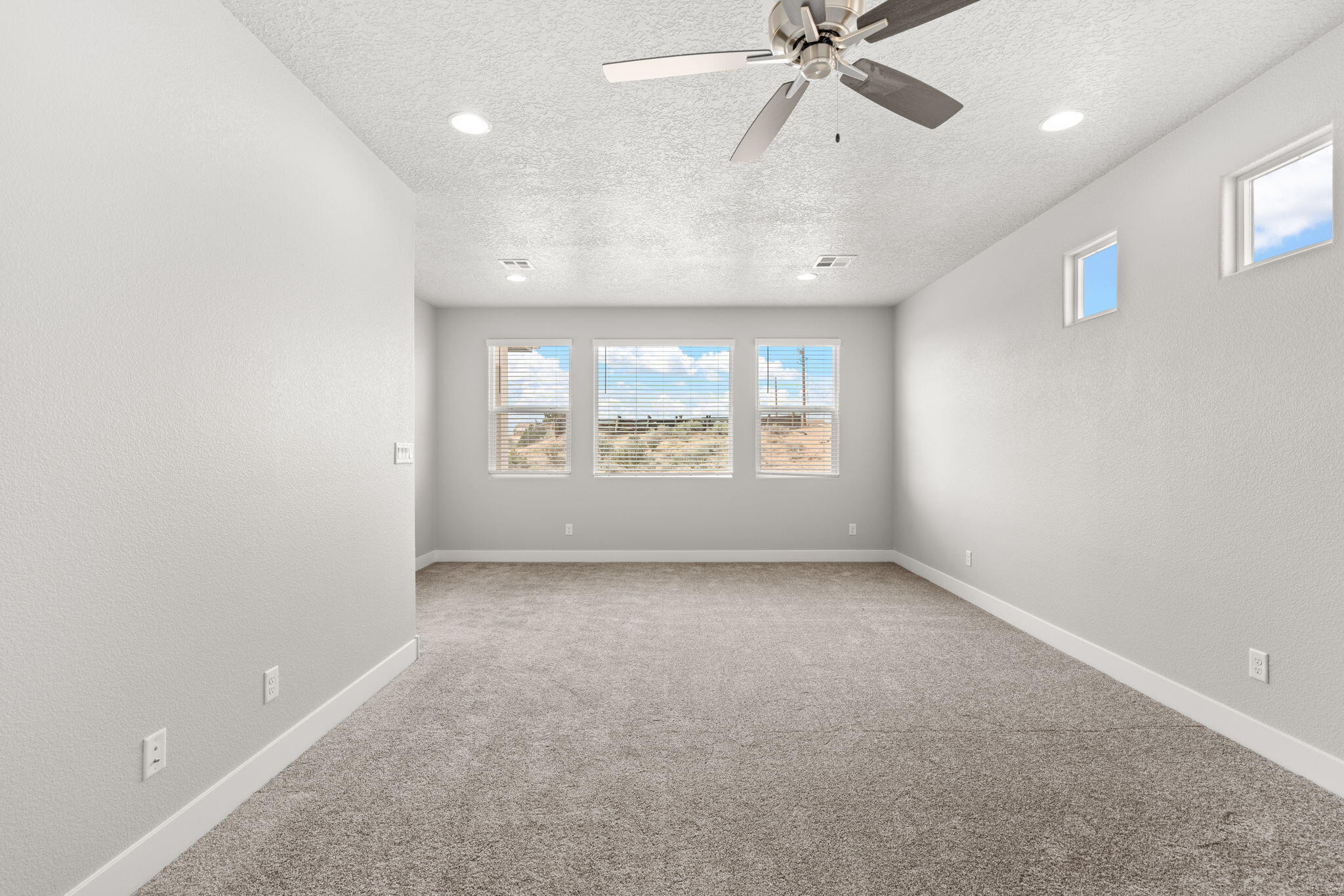 510 11th Avenue NW, Rio Rancho, New Mexico 87144, 4 Bedrooms Bedrooms, ,3 BathroomsBathrooms,Residential,For Sale,510 11th Avenue NW,1062264
