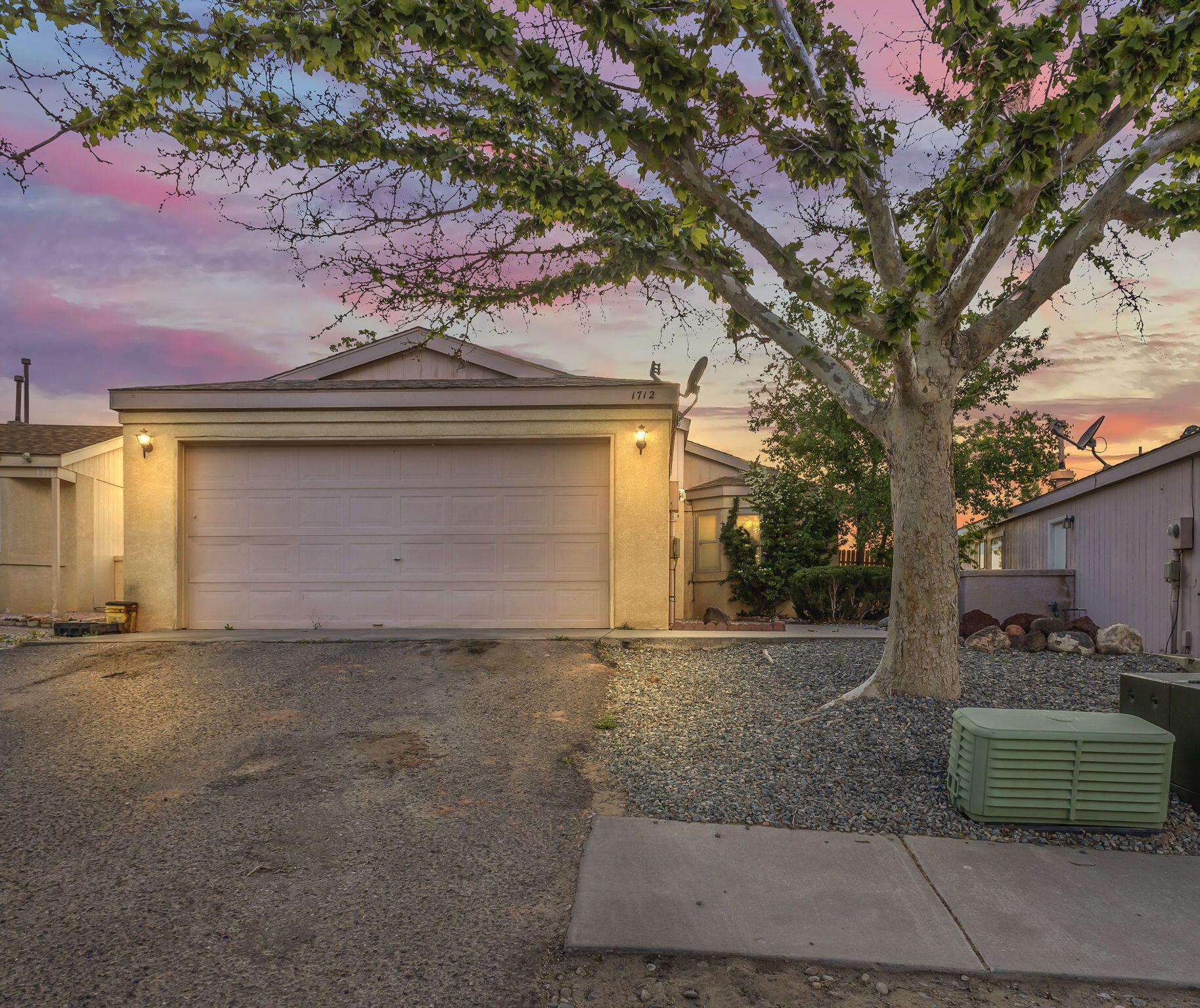 Step into this bright and inviting home with a spacious open floor plan! Enjoy the beauty of tile  throughout. Close to shopping and Rio Rancho downtown.