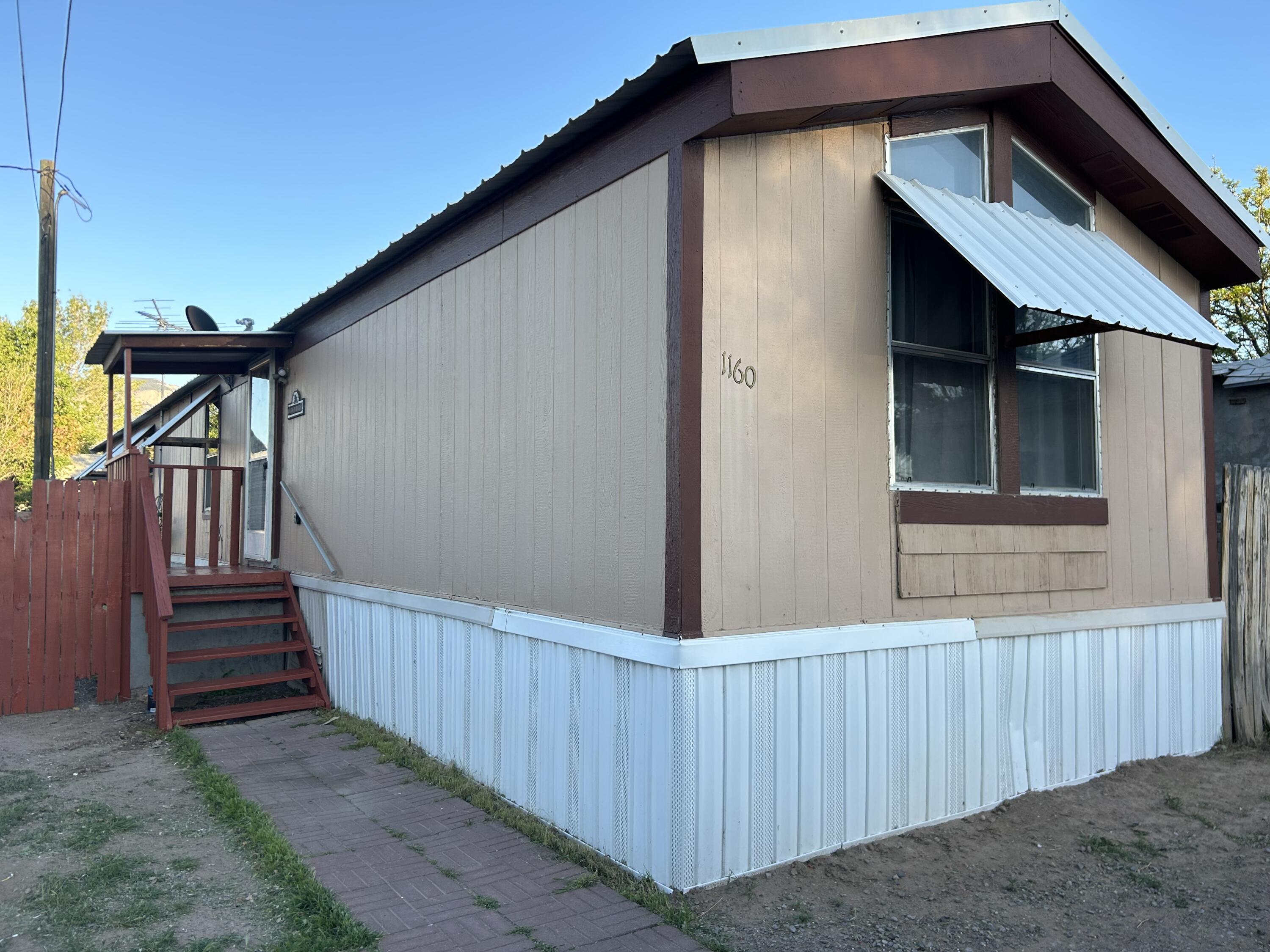 Conveniently located in the heart of Bernalillo! Within walking distance to Downtown and parks.  Beautiful views, open floor plan, large kitchen are just some of the features of this charming home.