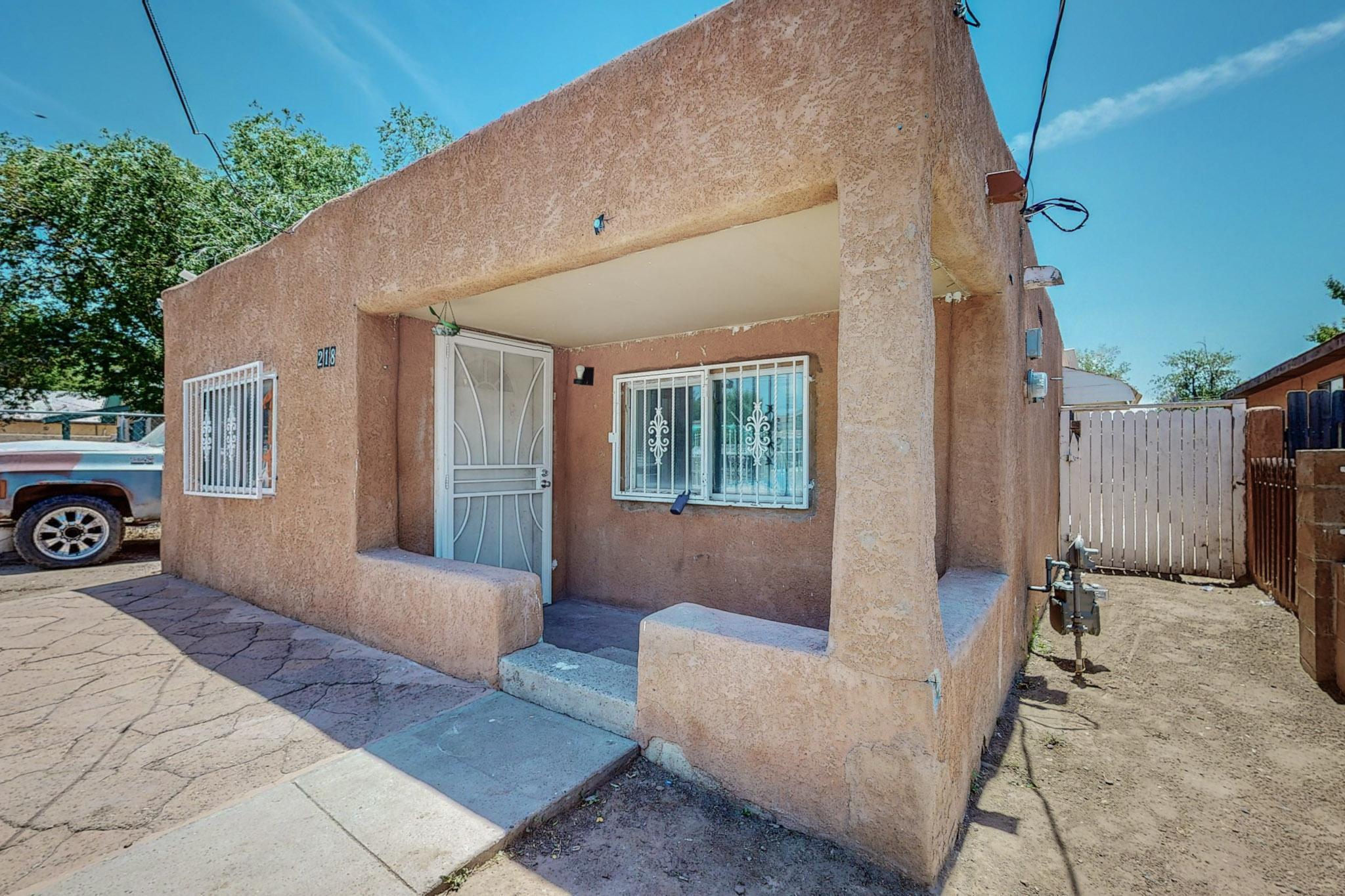 A house brimming with potential, perfect as an investment property or for a young family. Featuring three bedrooms, one full bathroom, and backyard access, this home is an opportunity not to be missed. Visit and make it yours today!
