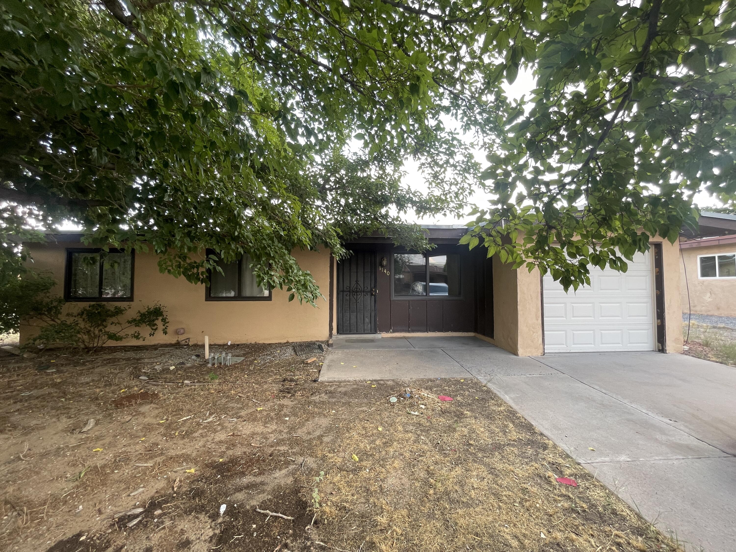 Great starter home for those with a little bit of vision. Put a little sweat equity in this one and it's a whole new place. The home offers plenty of back yard space for outdoor projects and gardening. This kitchen is ready to go, just seeking a new owner to make it their home. Schedule a viewing today.