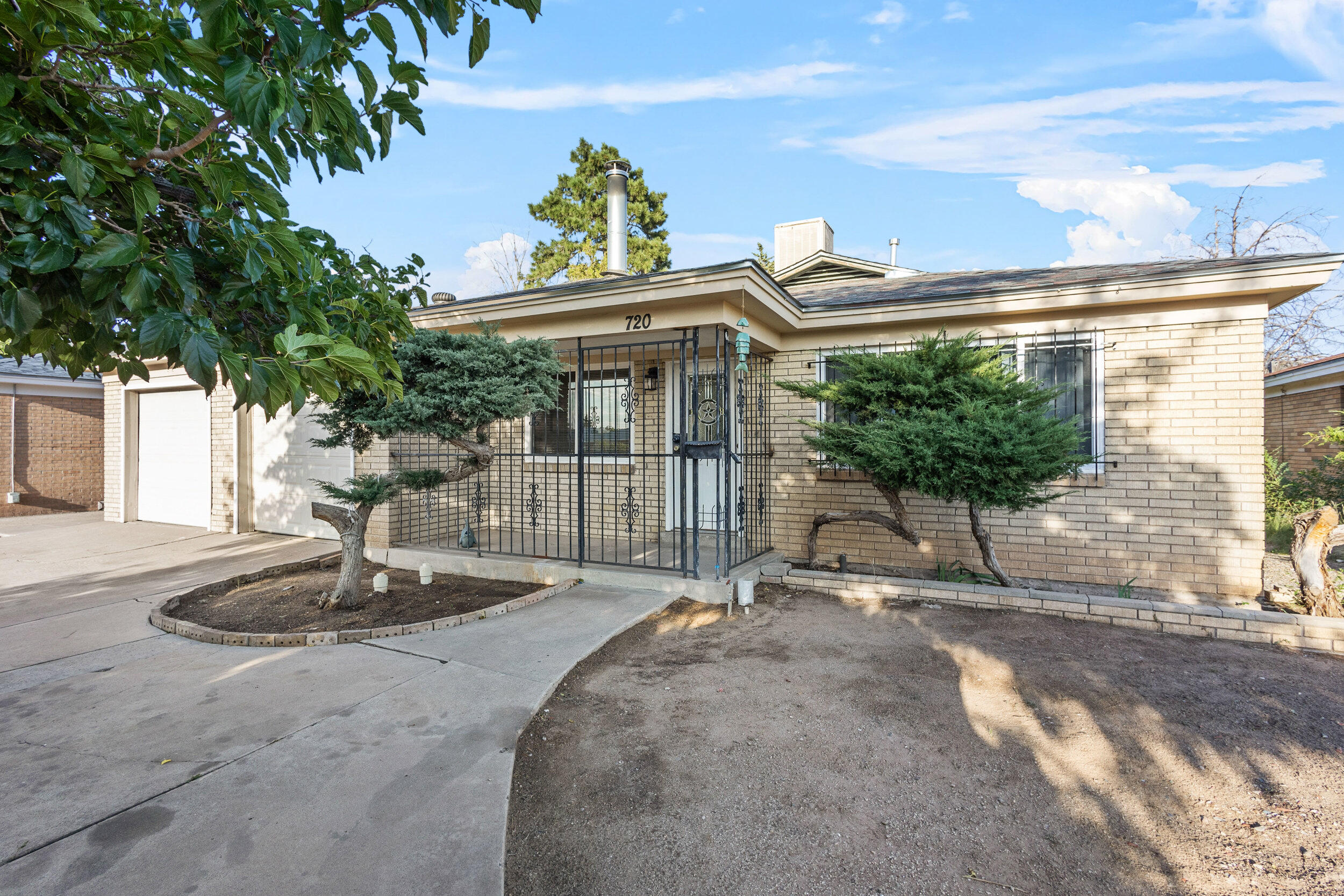 Beauitfully remodeled 3-bedroom, 2 full bath home with a spacious 2-car garage featuring extra storage space. The home boasts all new appliances and modern finishes throughout. Enjoy seamless indoor-outdoor living witha  large, covered patio in the backyard- perfect for entertaining or relaxing. A must-see gem with plenty of updates and move-in-ready.