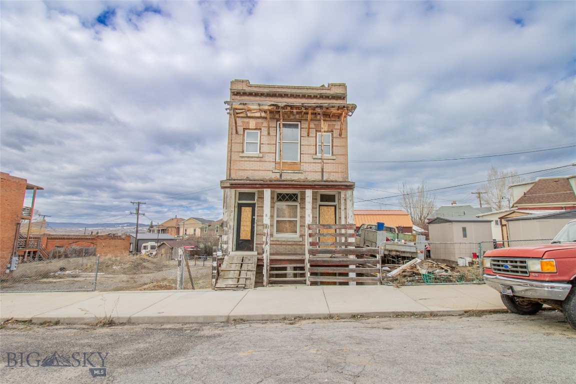 711 Maryland, Butte, MT 59701