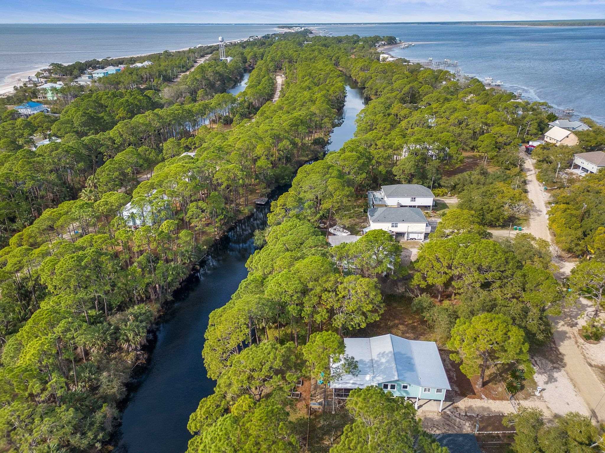 138 Harbor Circle, ALLIGATOR POINT, Florida image 8