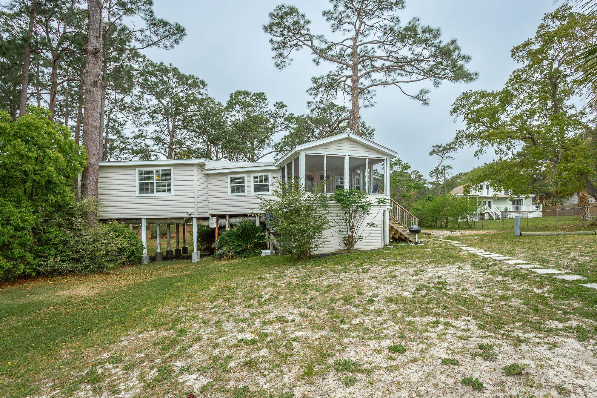 295 River Road, CARRABELLE, Florida image 3