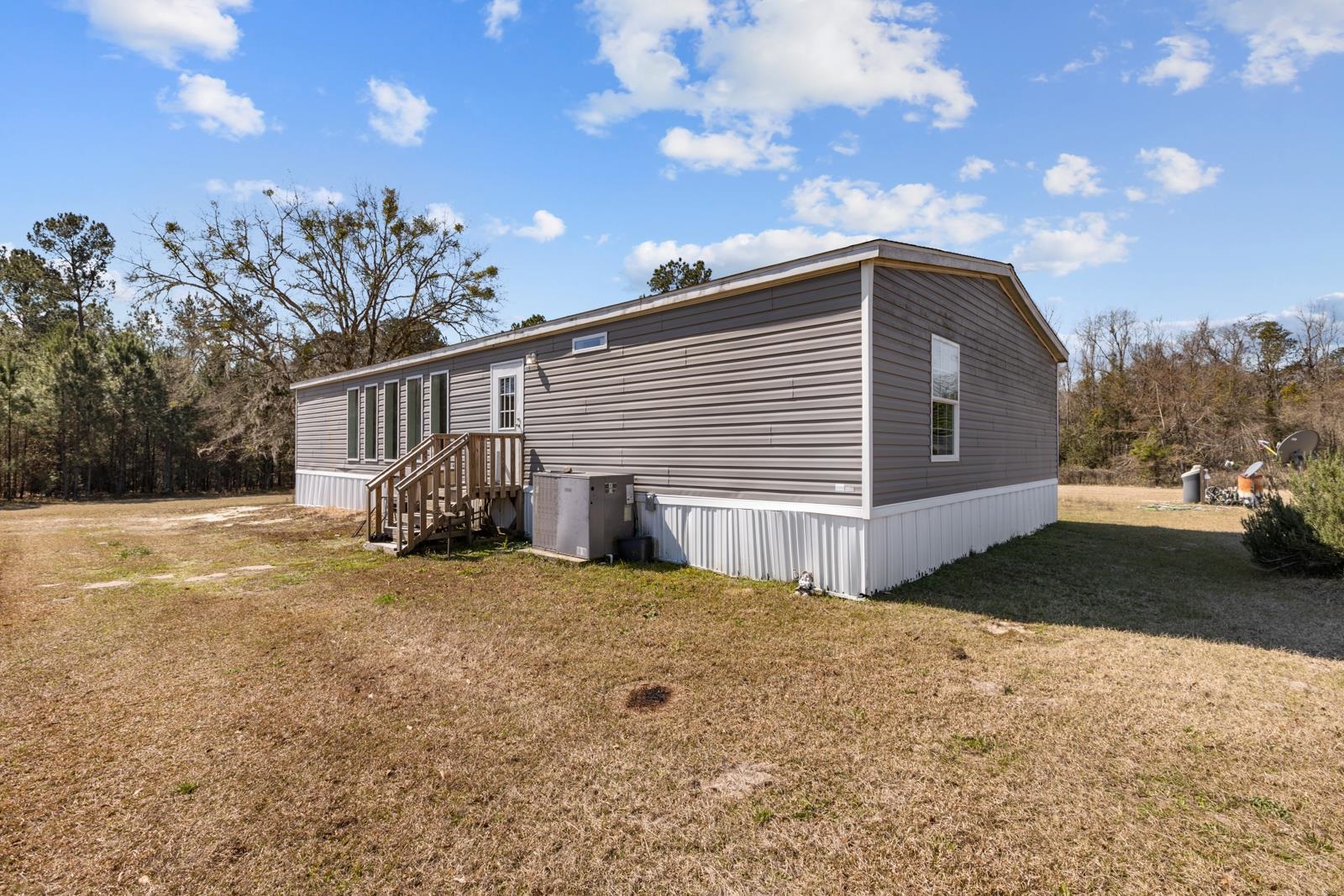 537 SW Wyoming Avenue, LAMONT, Florida image 33