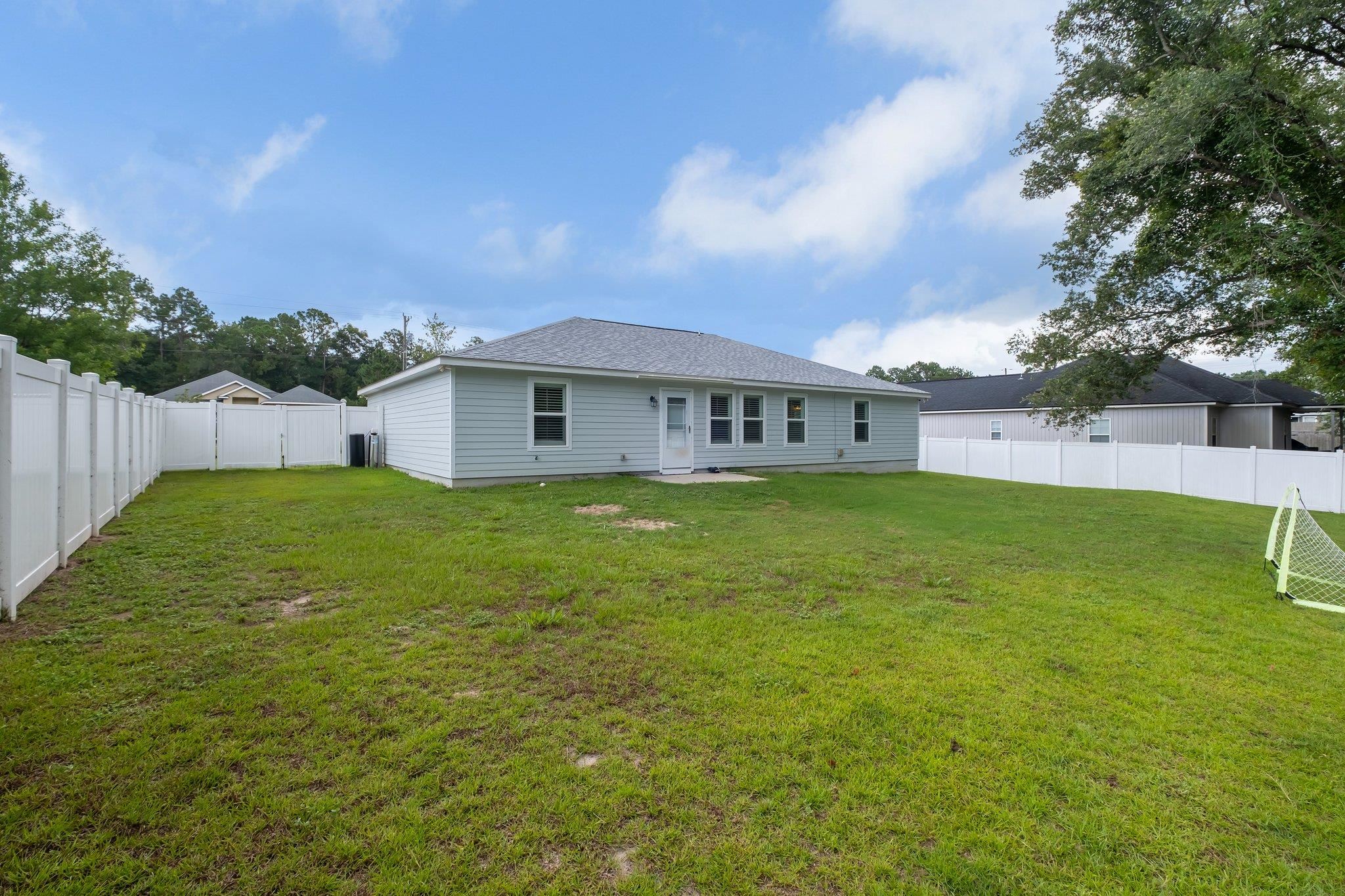 765 Rustling Pines Boulevard, Midway, Florida image 32