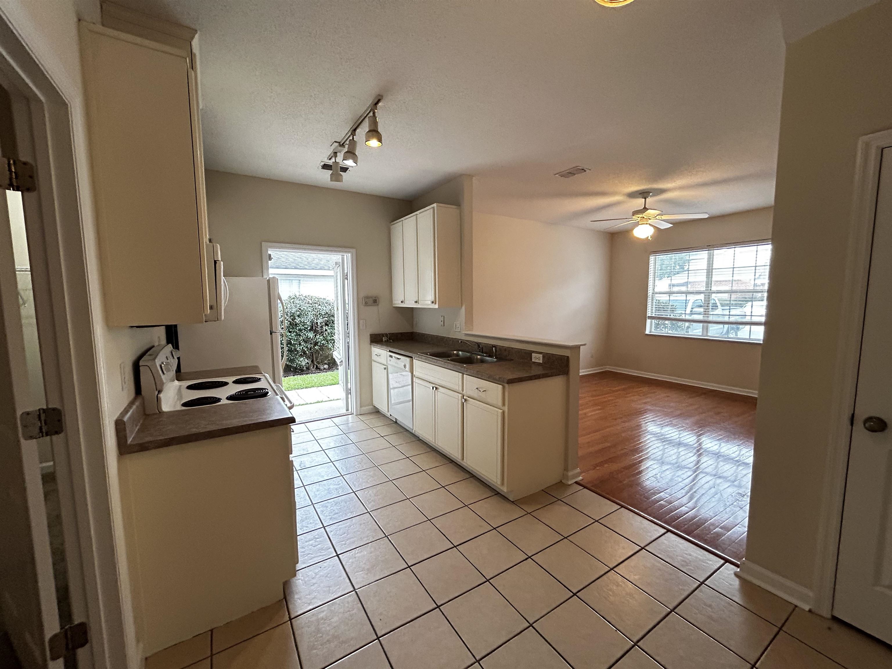 1461 Nena Hills Court, Tallahassee, Florida image 6