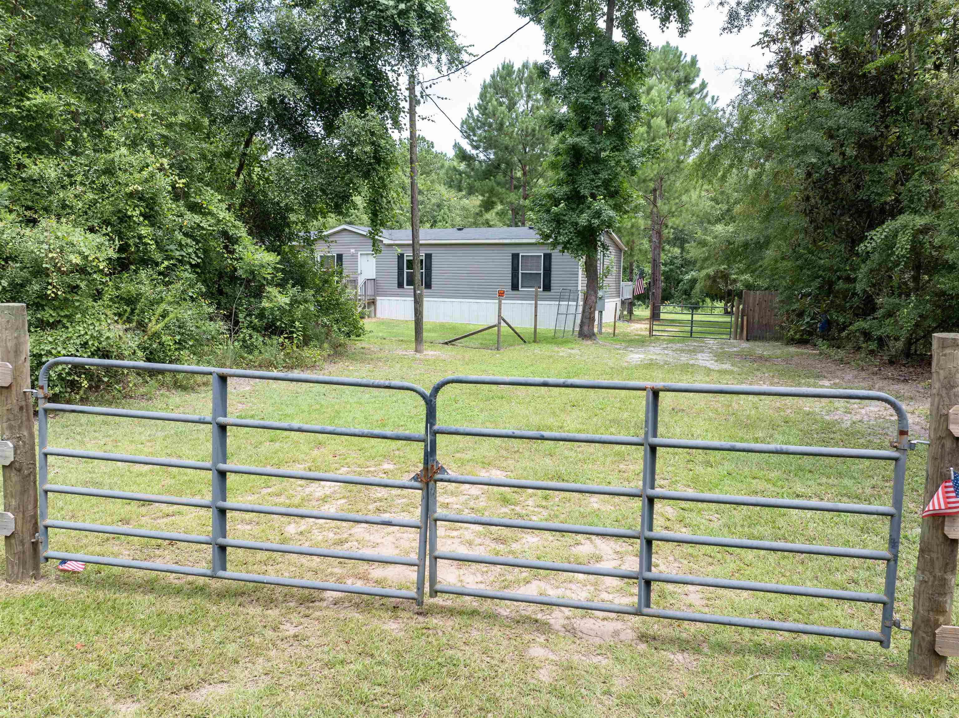 237 SW Wolfolk Avenue, LAMONT, Florida image 37