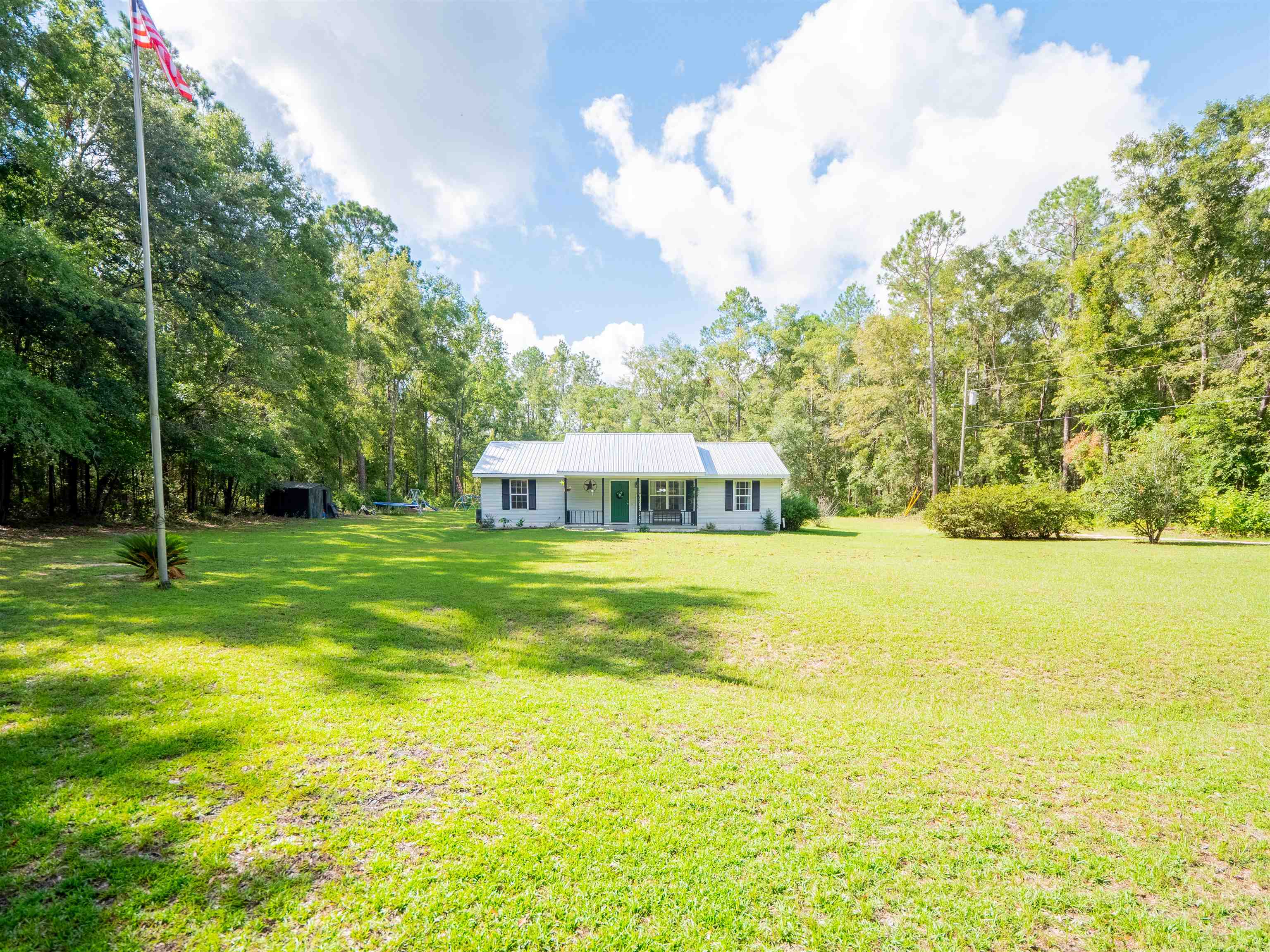 712 NE Nixon Way, Madison, Florida image 2