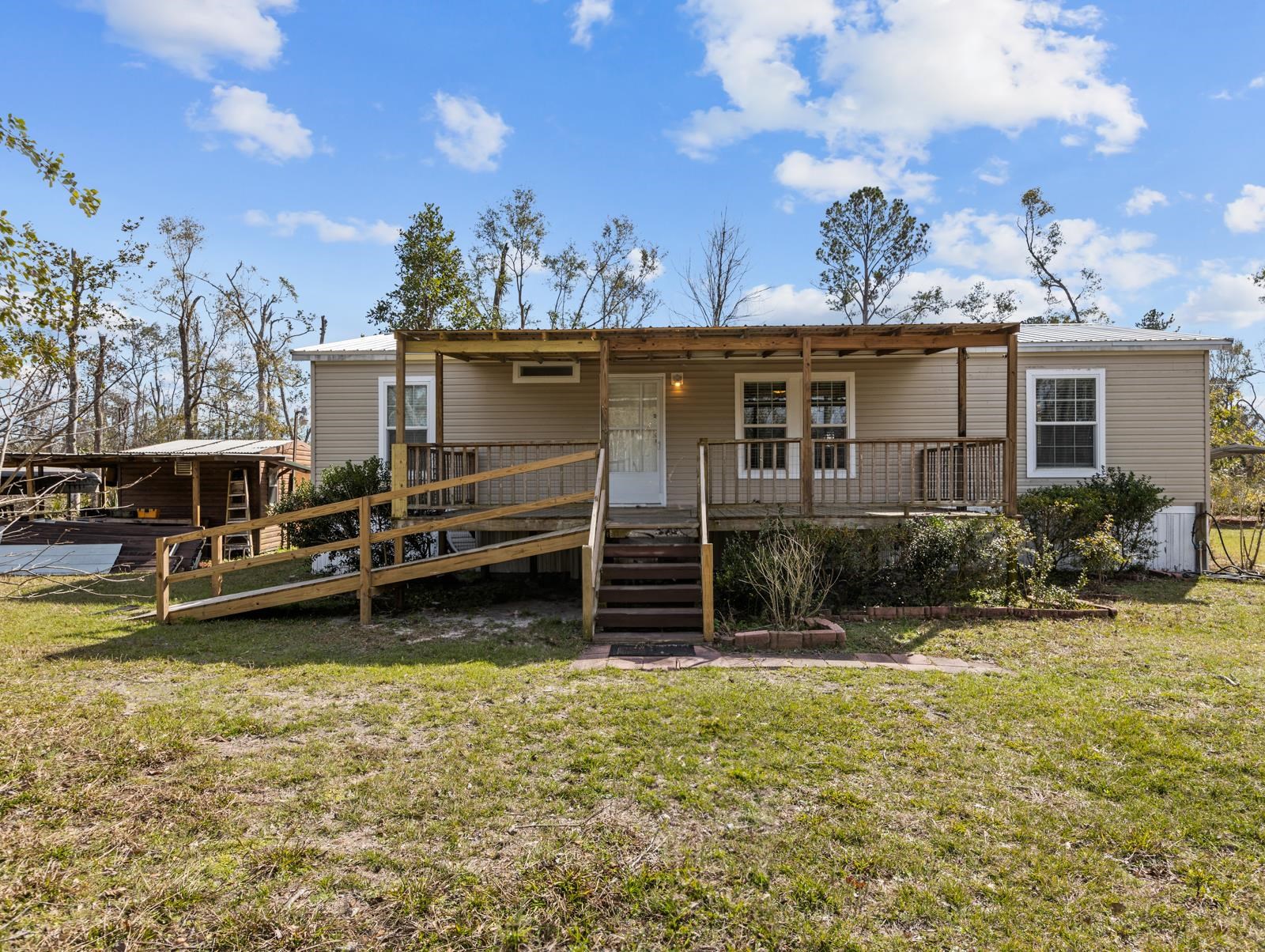 11230 W Woodland Drive, PERRY, Florida image 2