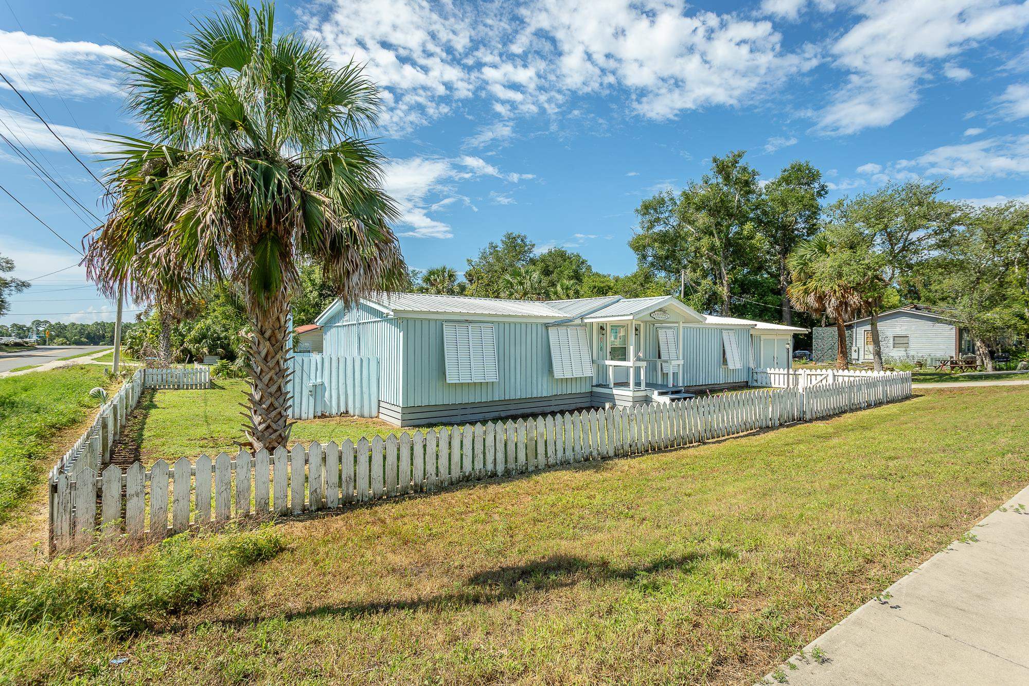 501 NW Ave B, CARRABELLE, Florida image 2