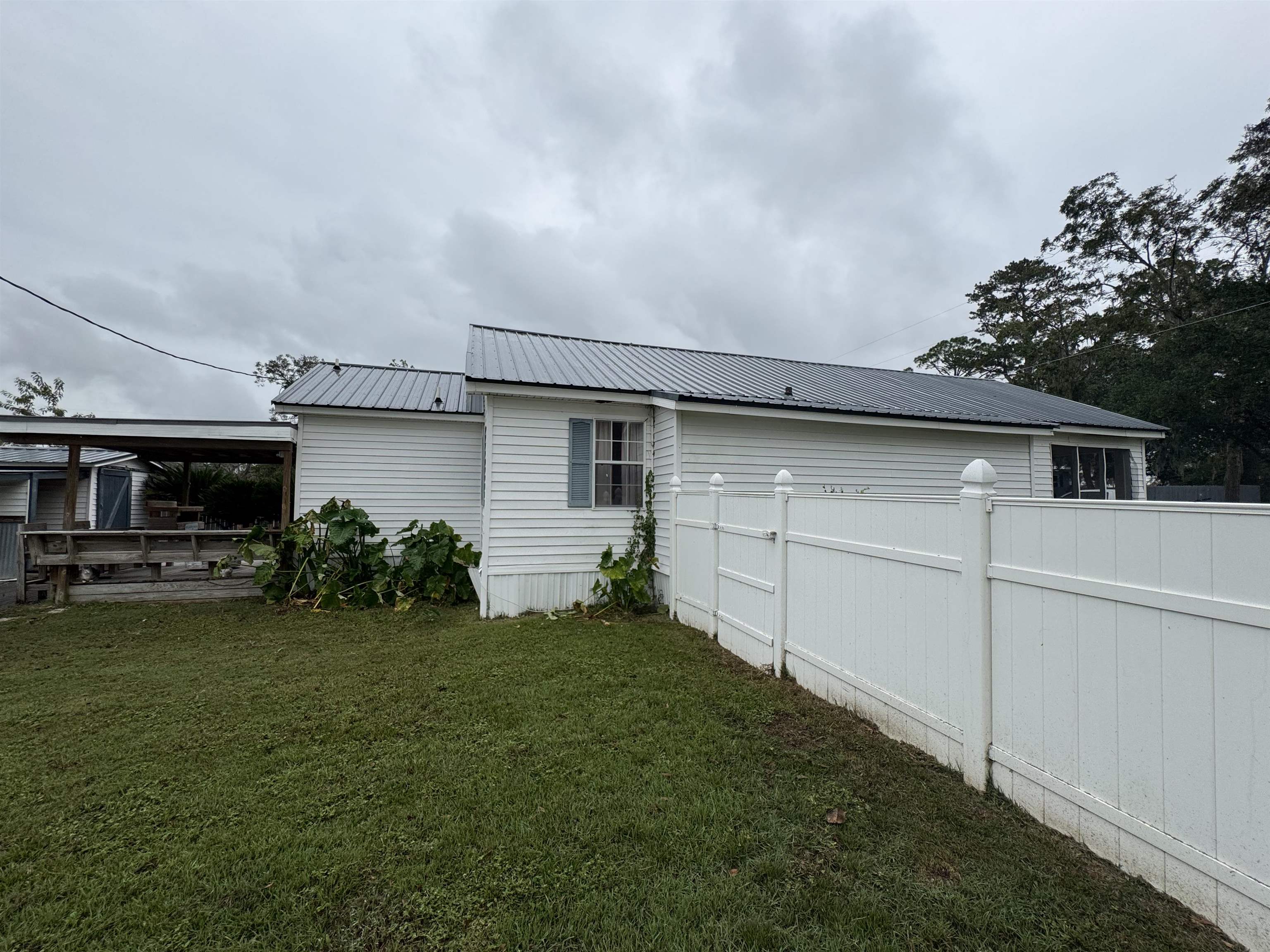 203 NE Joan Avenue, Madison, Florida image 8