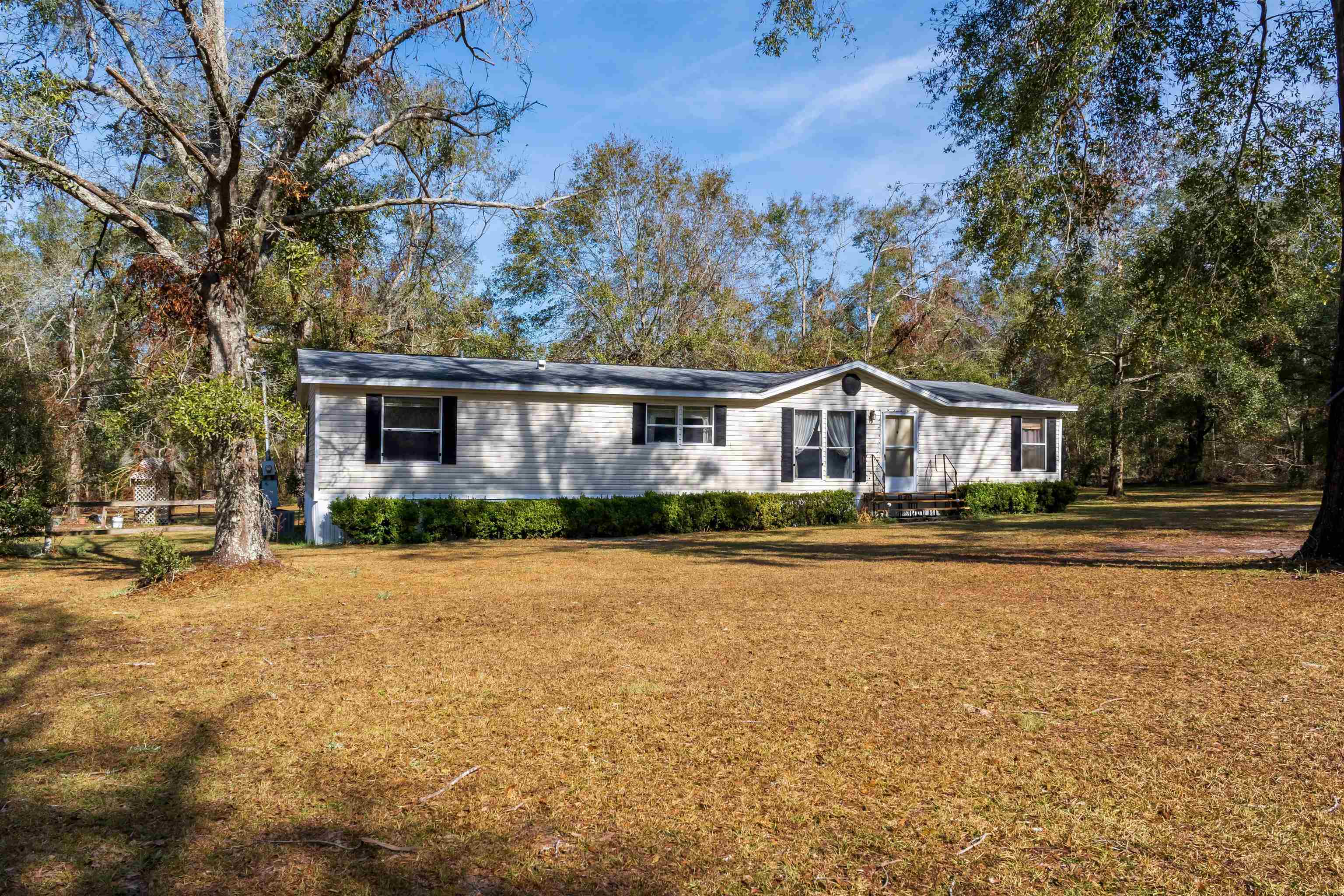 225 NE Champion Loop, Lee, Florida image 2