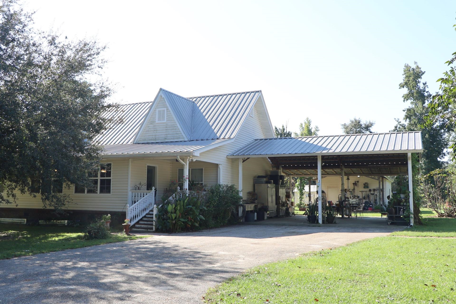 2588 Heavenly Drive, Marianna, Florida image 2