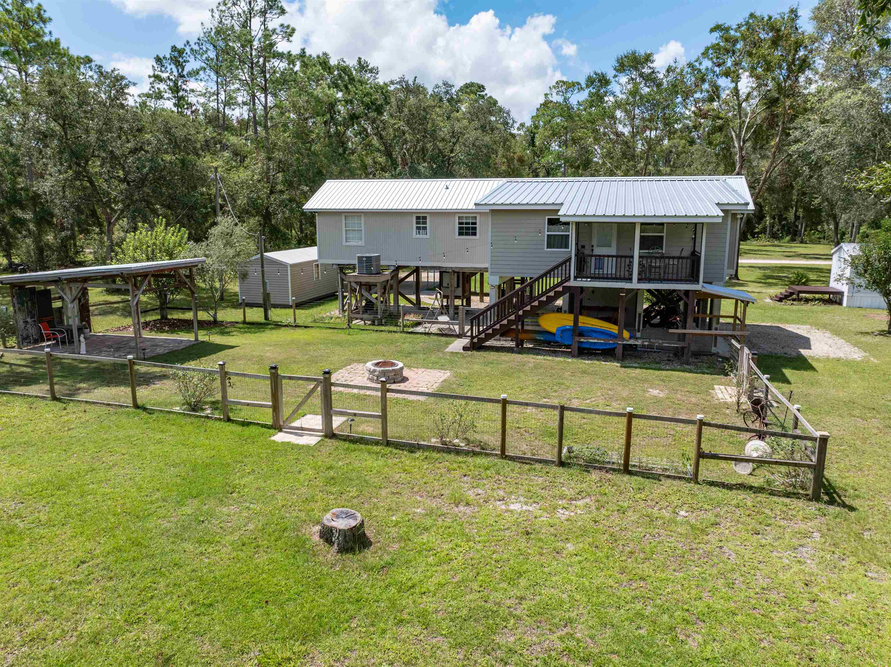 939 NW Banta Acres Rd, Mayo, Florida image 2