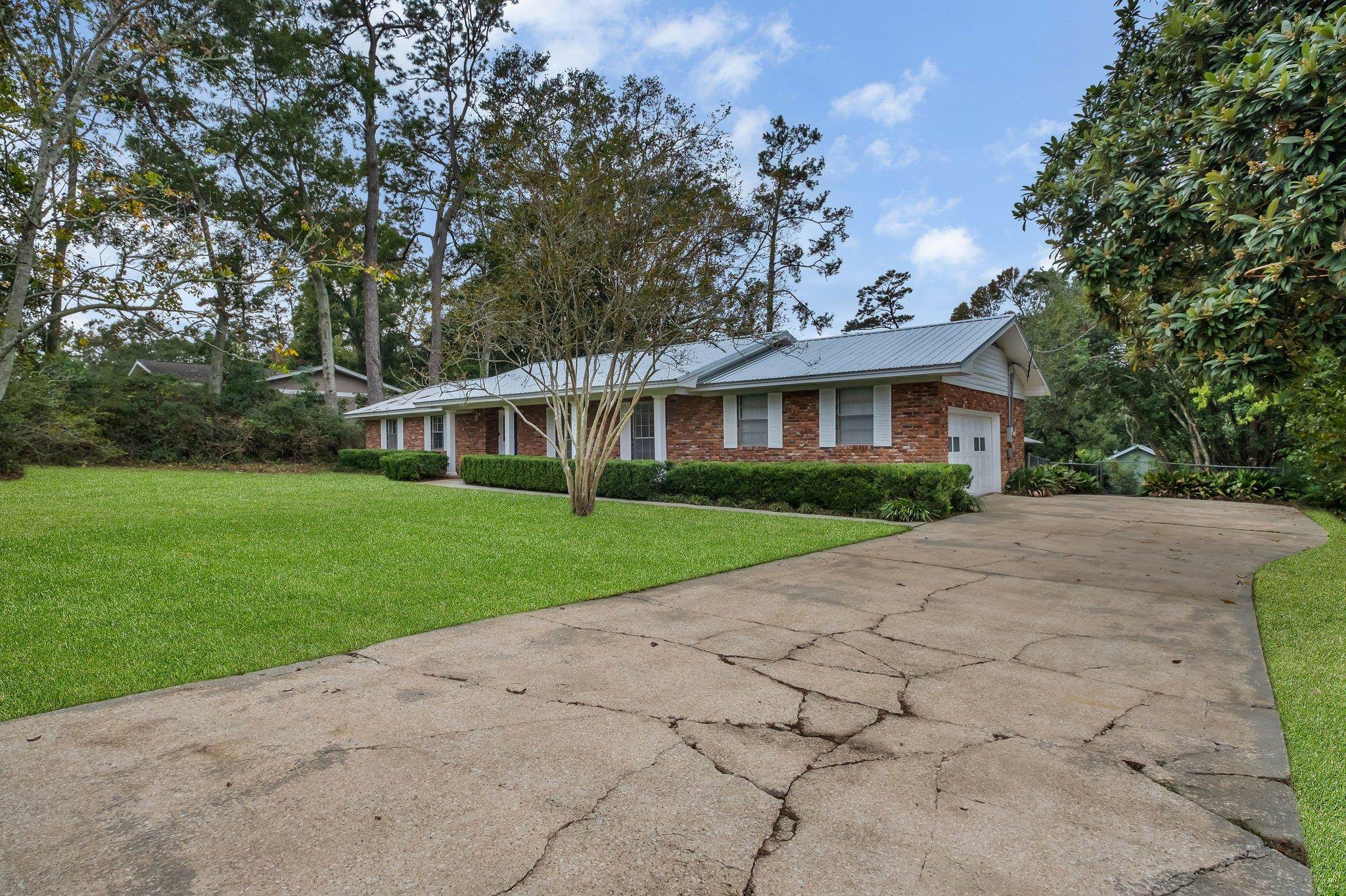 1090 Richardson Road, Tallahassee, Florida image 2