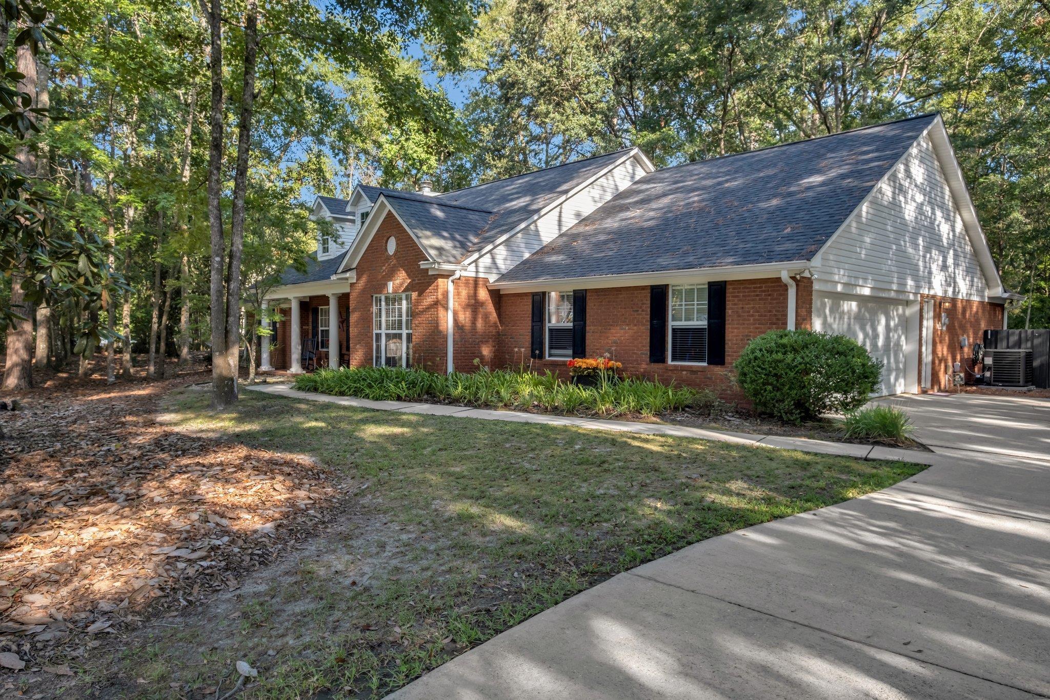 4996 Branded Oaks Court, Tallahassee, Florida image 2