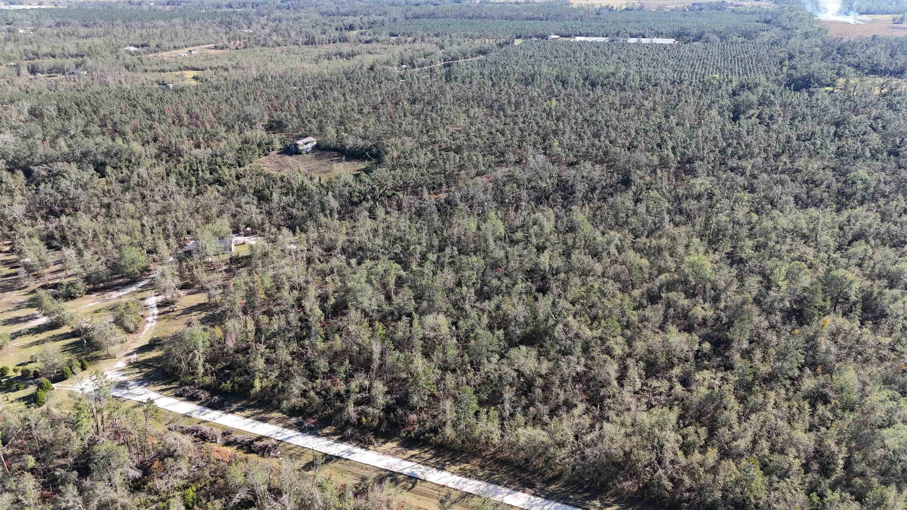 Vacant SE Blackhawk Drive, Lee, Florida image 3