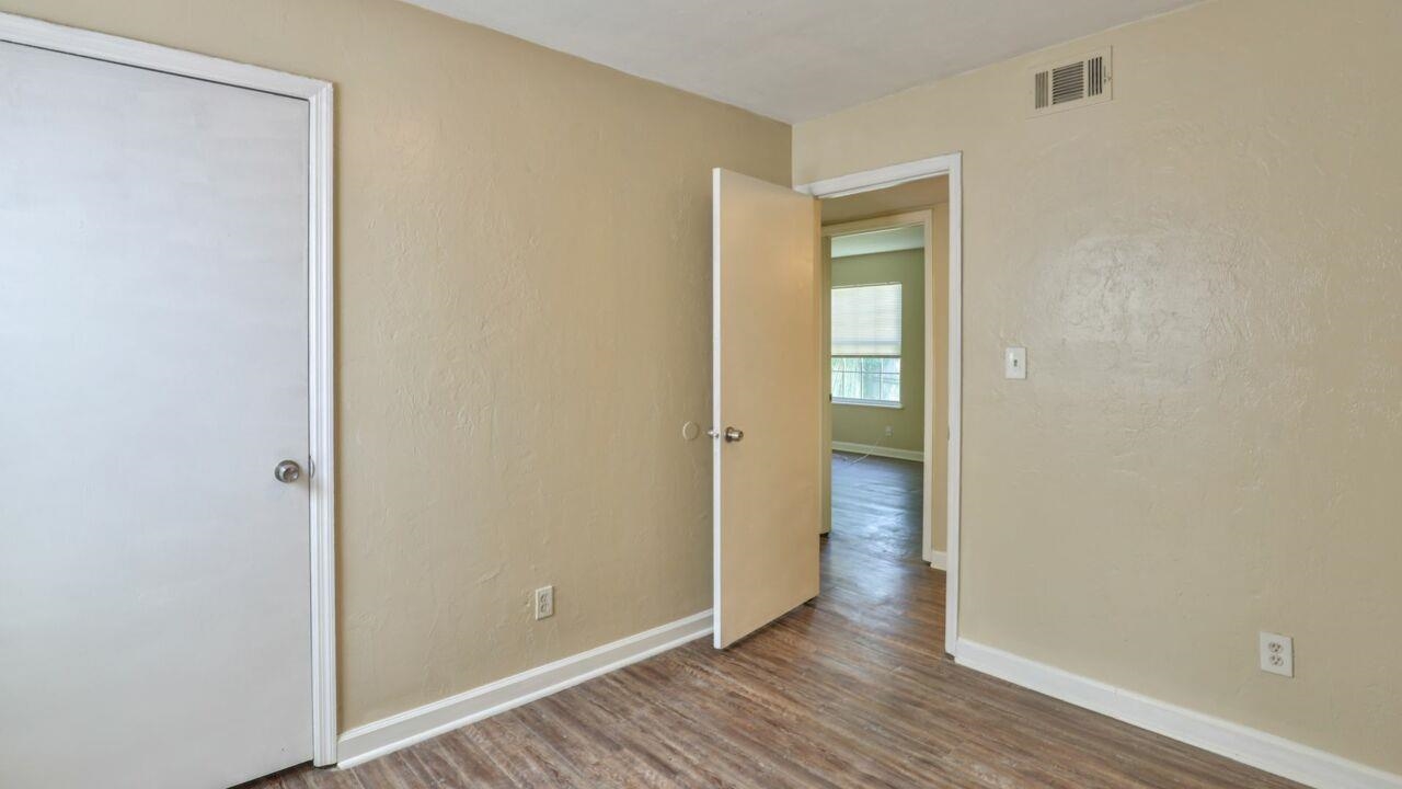 1025 & 1031 Crossing Brook Way #B, Tallahassee, Florida image 11