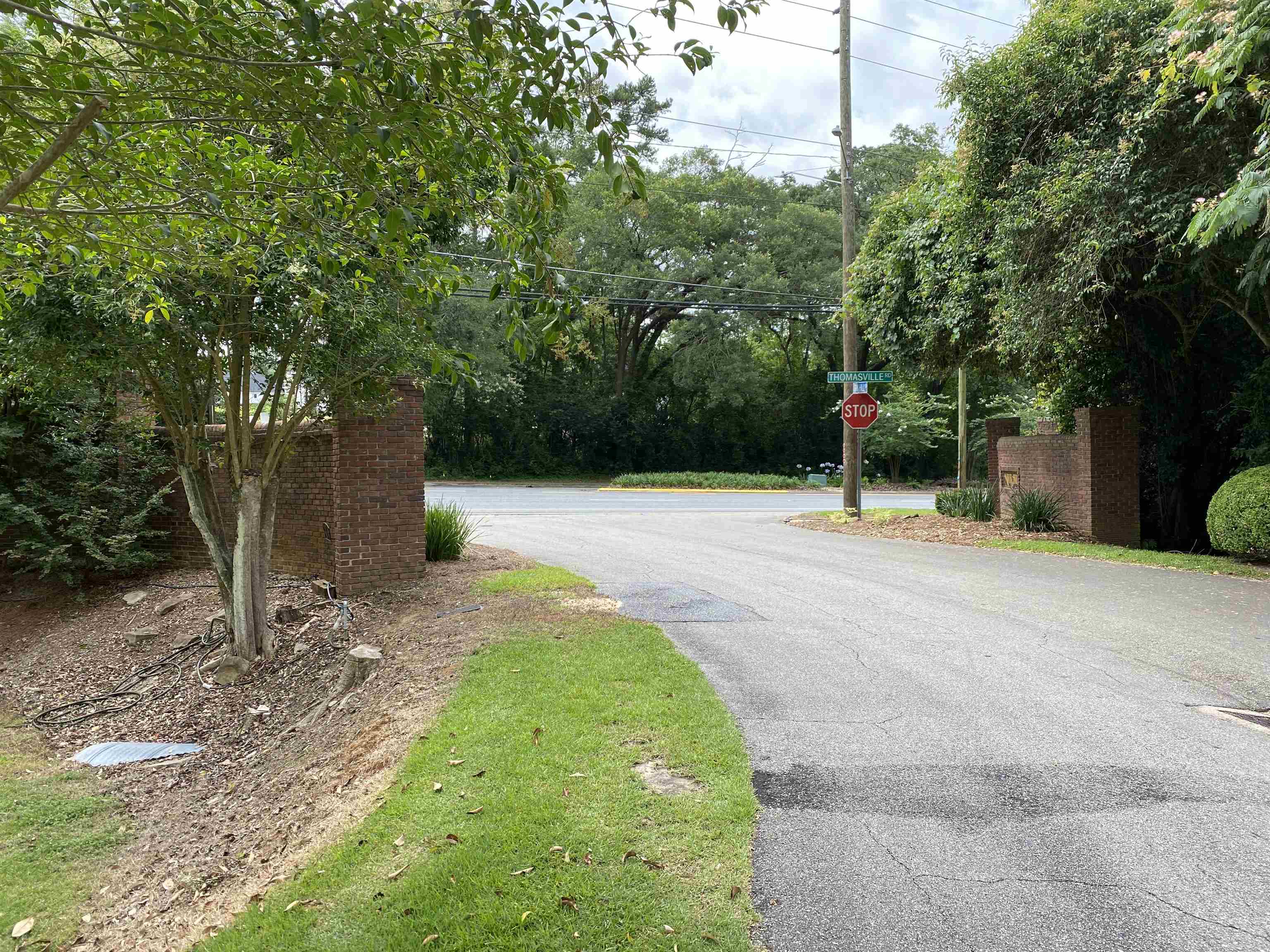 2870 Asbury Hill Drive, Tallahassee, Texas image 3