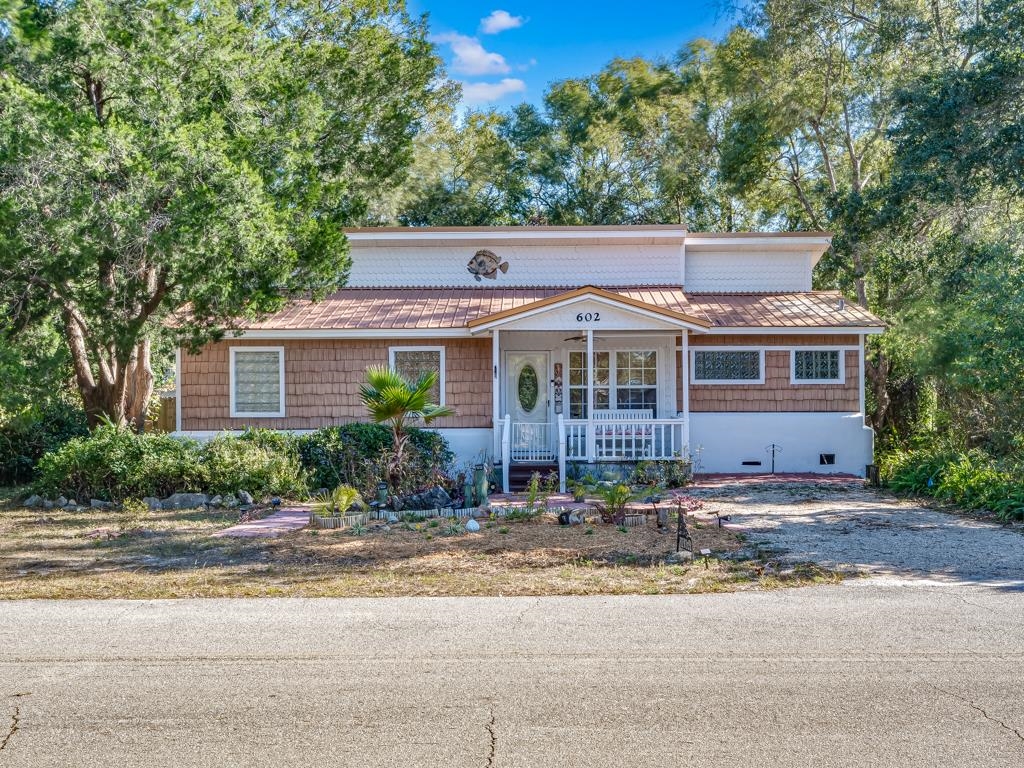 602 NW 3rd Street, Carrabelle, Texas image 1