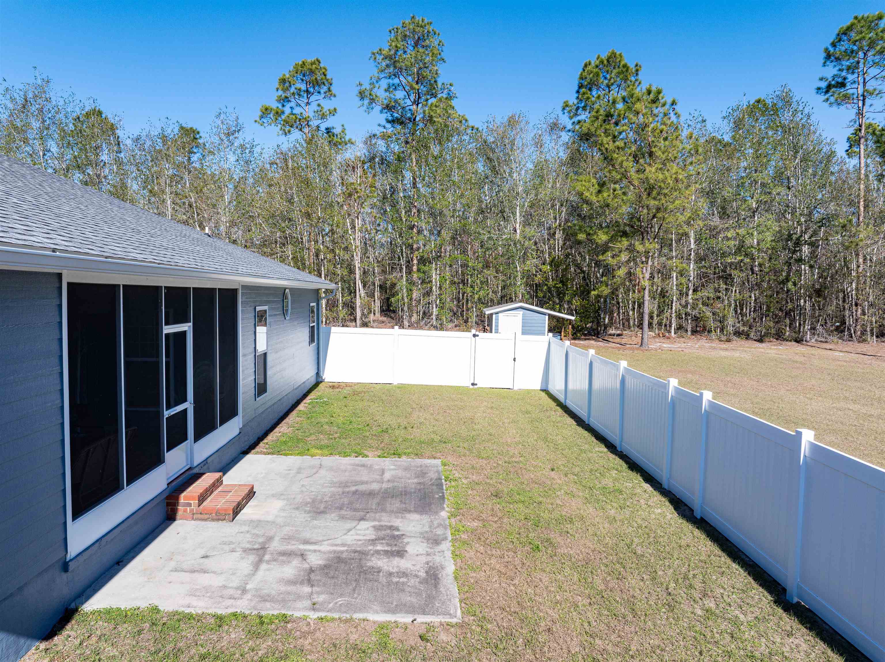 272 NE Cactus Avenue, Lee, Florida image 5