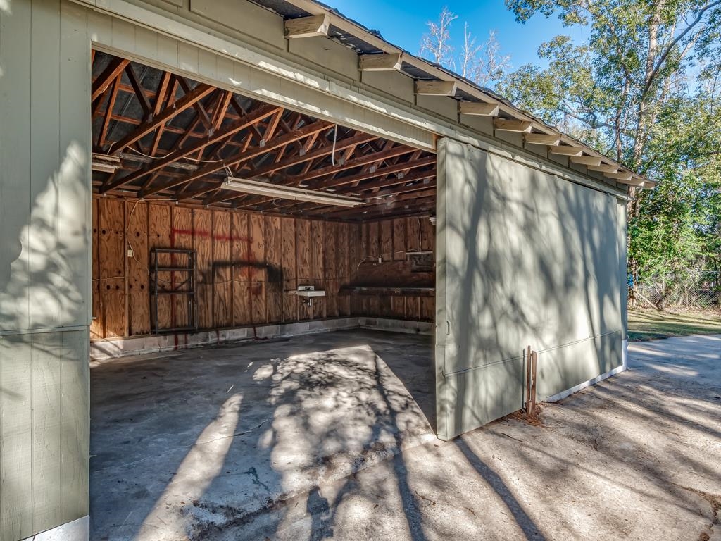 516 Castlewood Drive, Tallahassee, Texas image 35