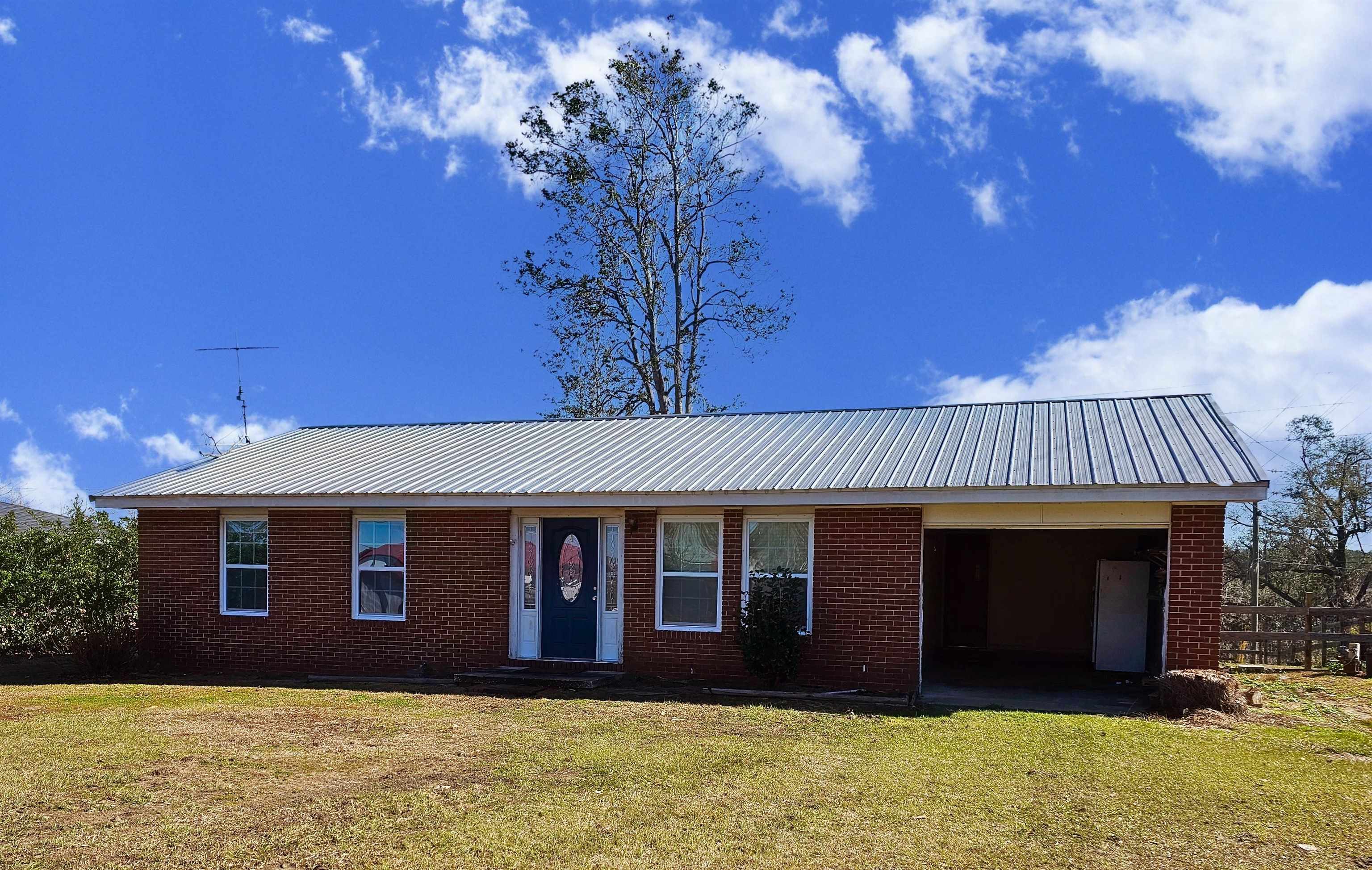 872 NE Yellow Pine Avenue, Madison, Texas image 1