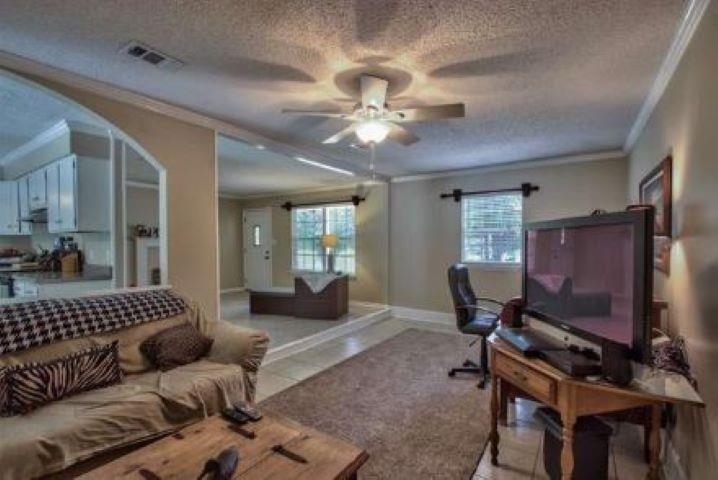 6842 Tomy Lee Trail, Tallahassee, Texas image 10