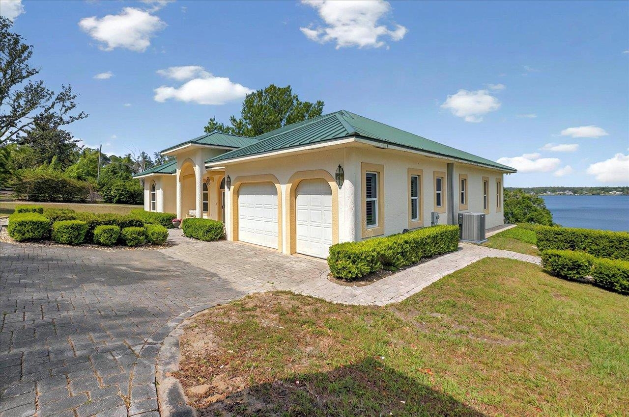 333 Compass Lake Drive, Alford, Florida image 12