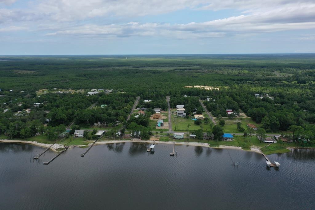 2285 Oak Street, Carrabelle, Texas image 1