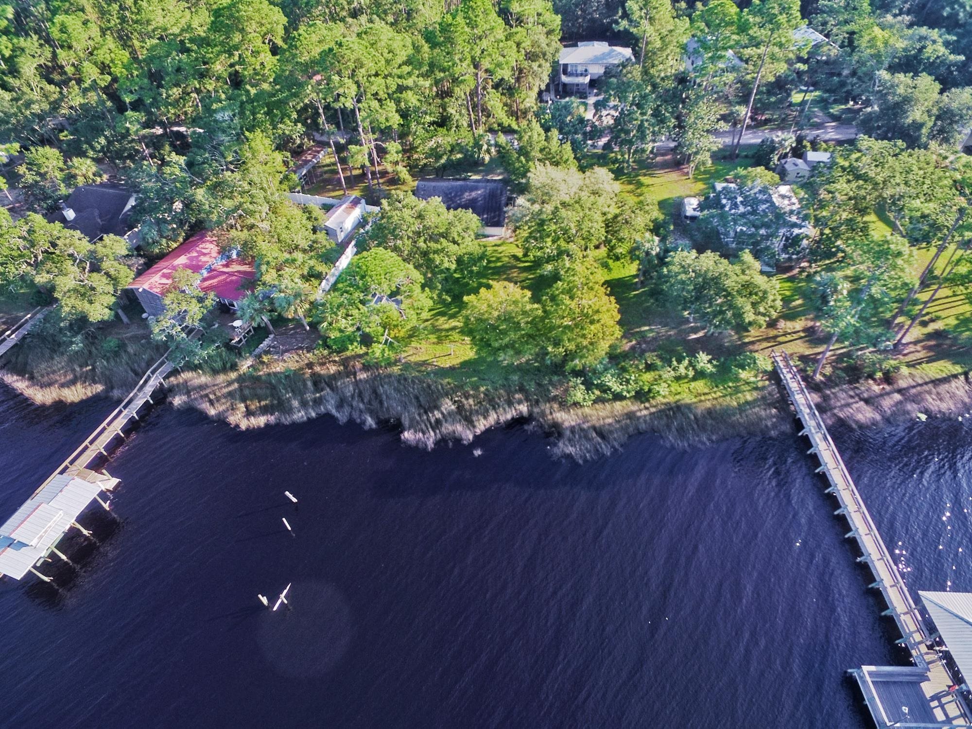 98 River Drive, Ochlockonee Bay, Texas image 2