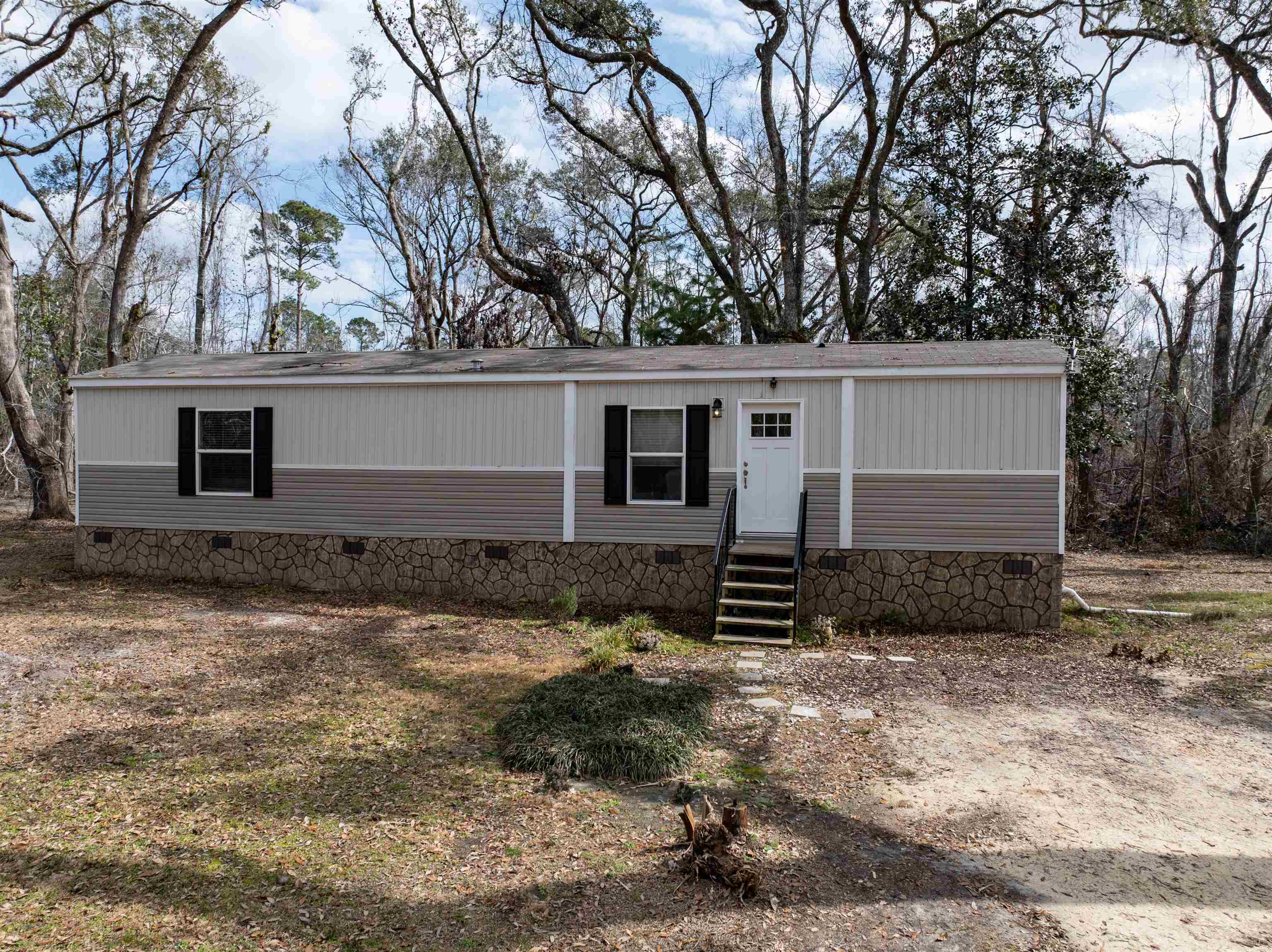 1797 NW Settlement Road, Madison, Texas image 1