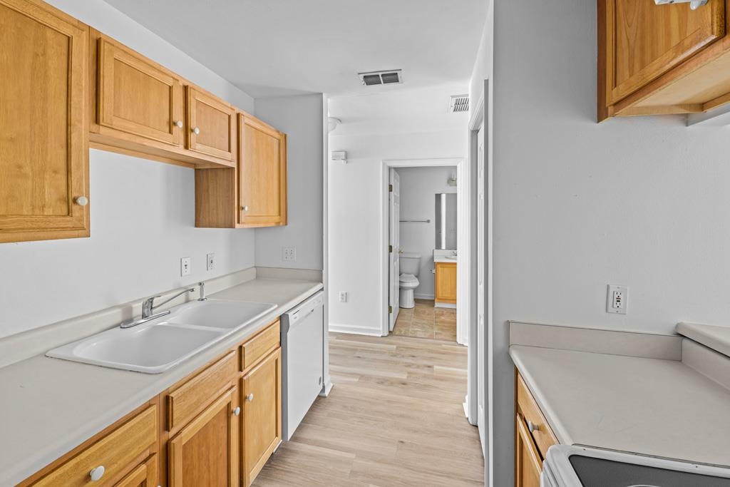 1272 Cross Creek Circle #2, Tallahassee, Florida image 12