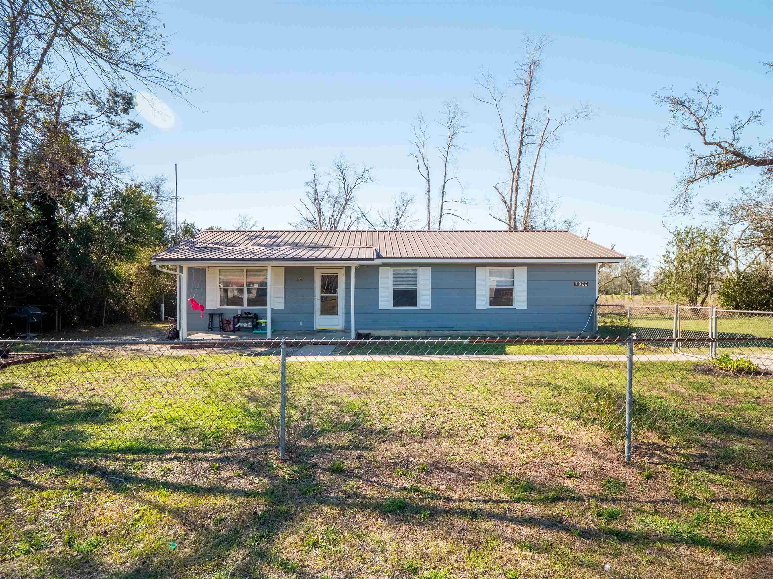 7022 SE Farm Road, Lee, Florida image 1