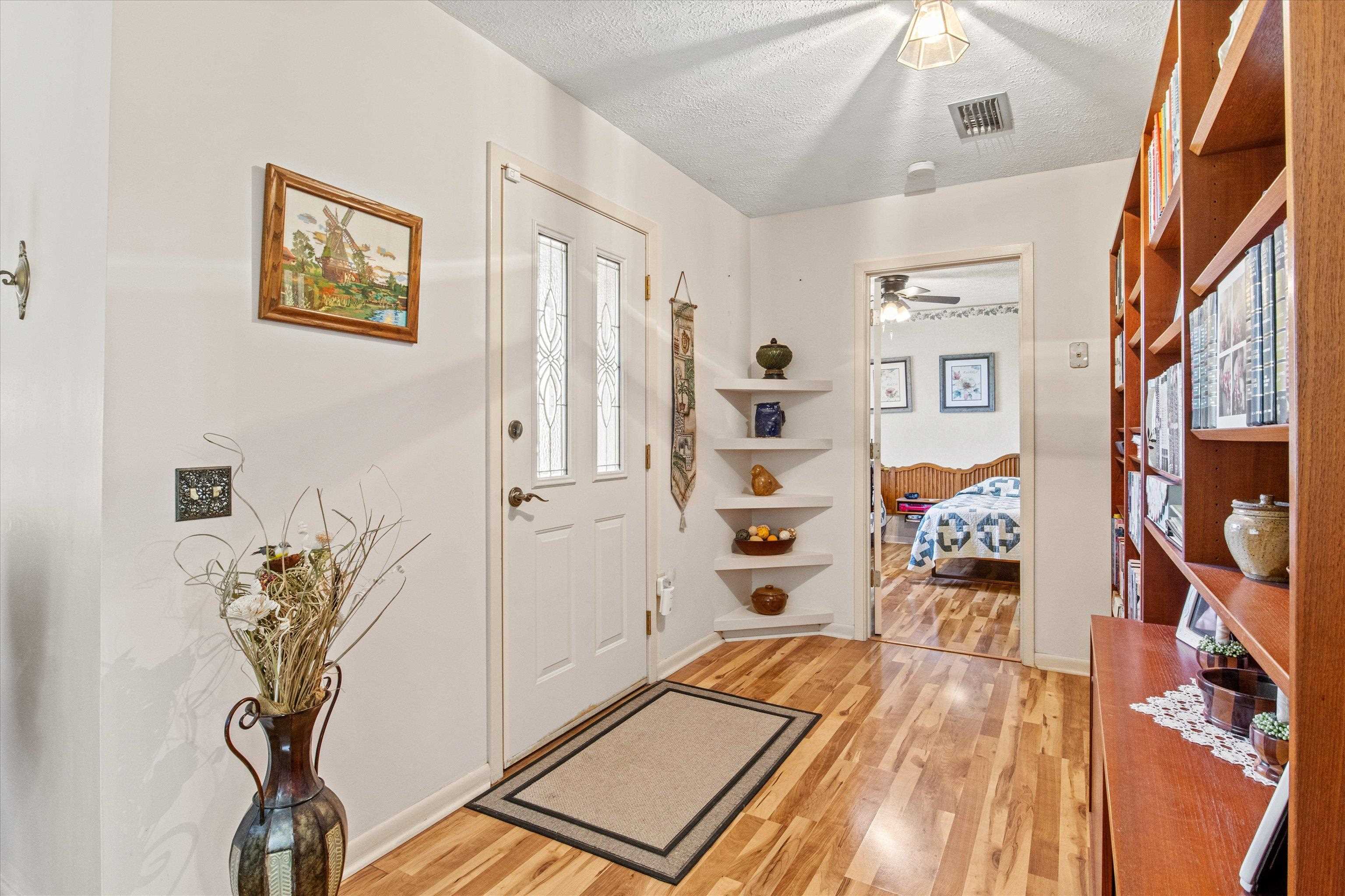1671 Sand Basin Road, Grand Ridge, Florida image 13