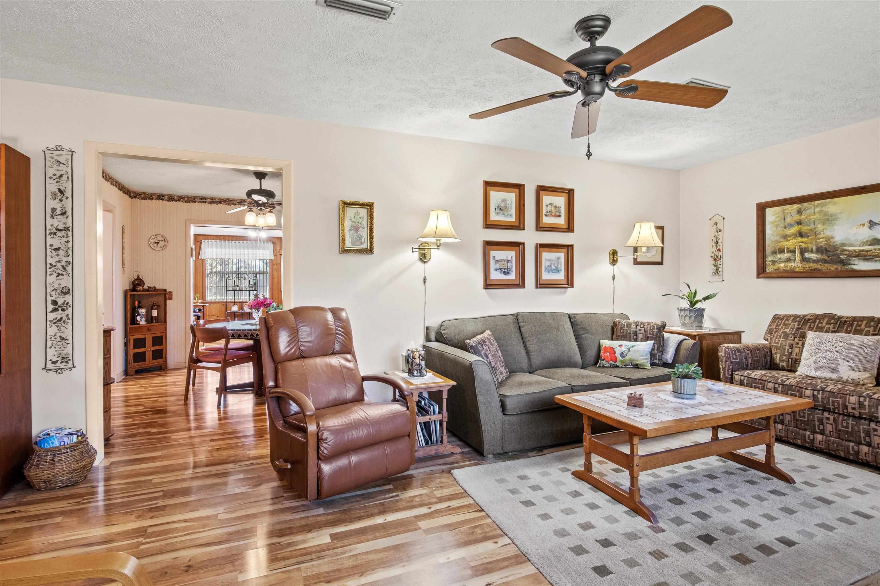 1671 Sand Basin Road, Grand Ridge, Florida image 14