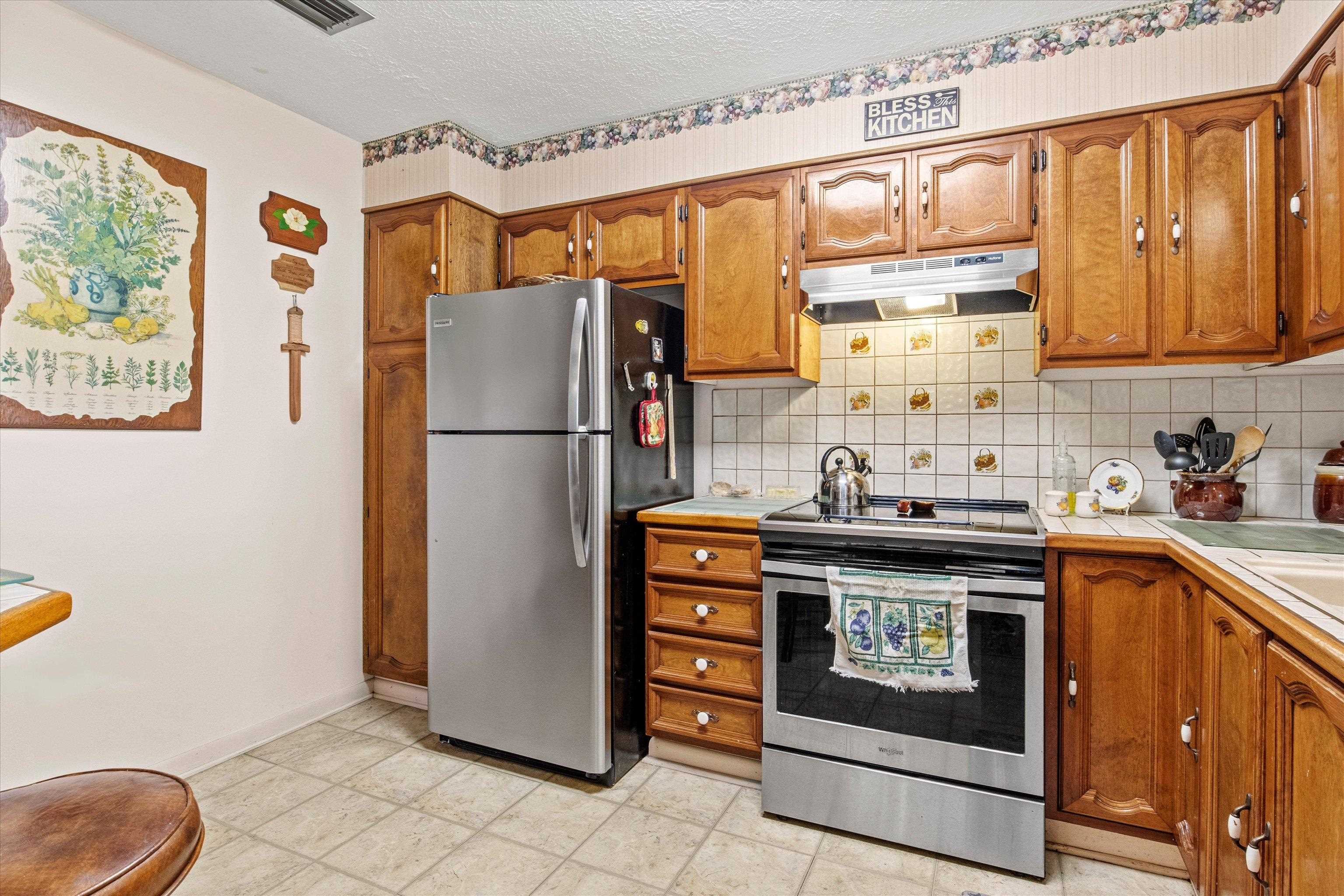 1671 Sand Basin Road, Grand Ridge, Florida image 19