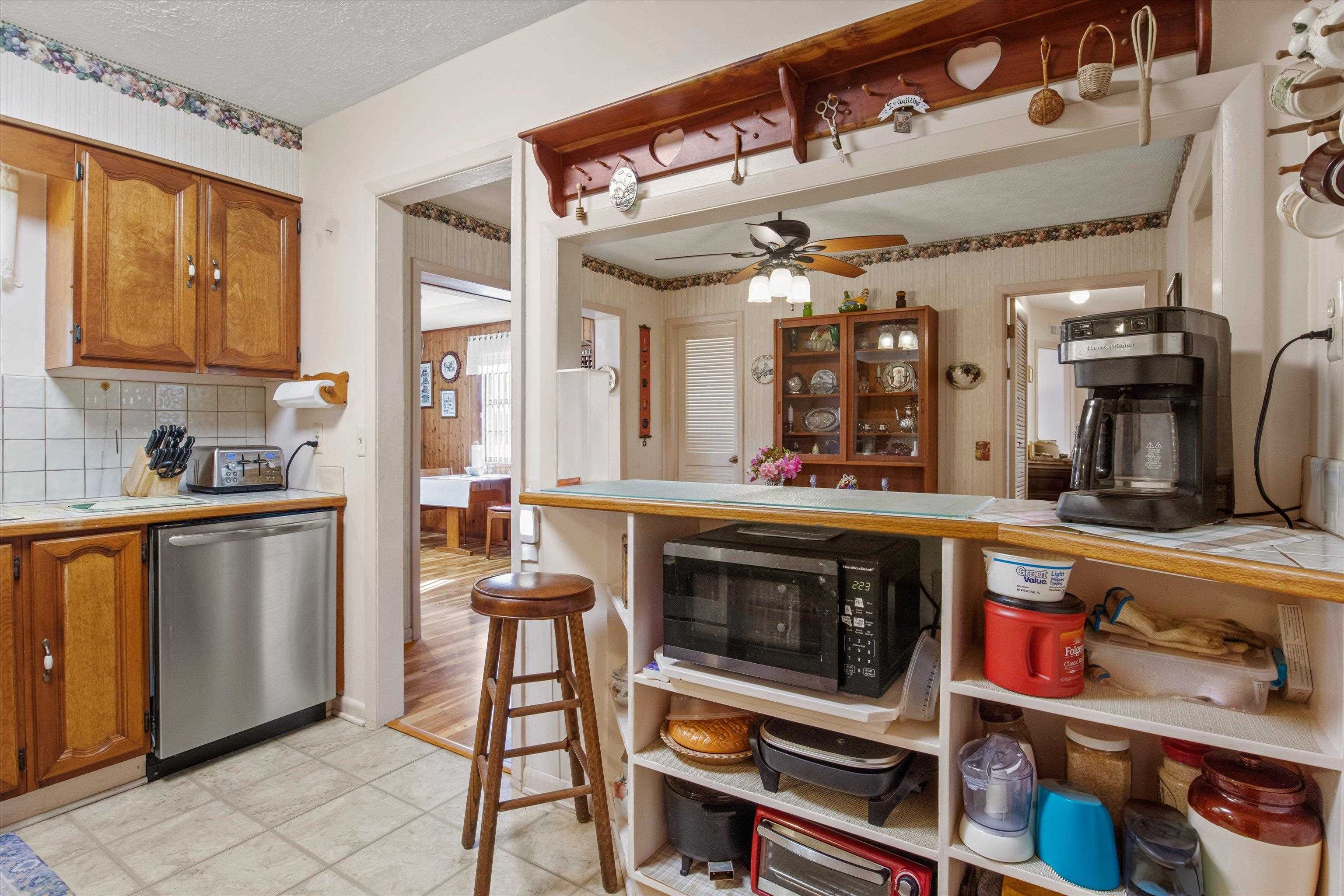 1671 Sand Basin Road, Grand Ridge, Florida image 21