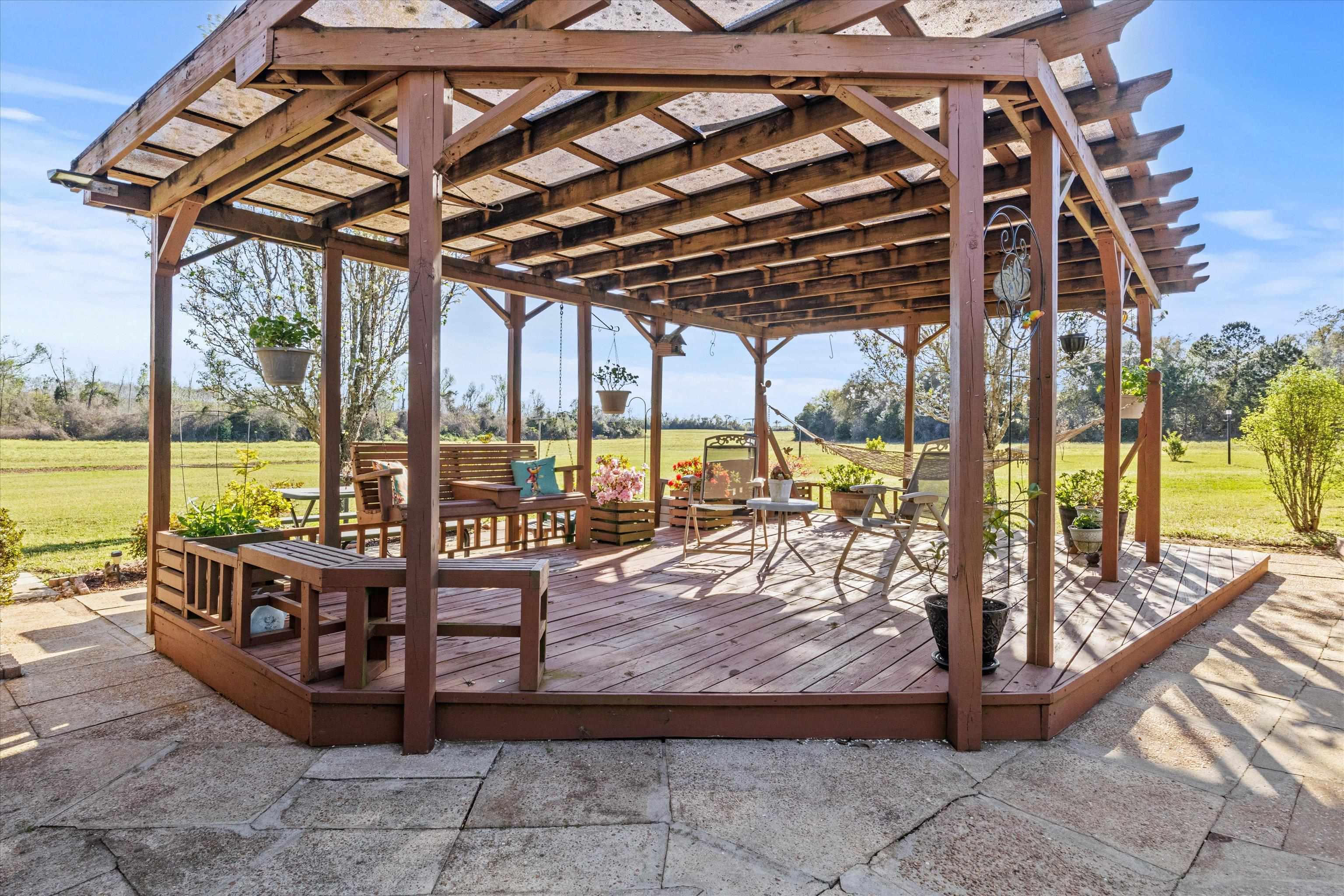 1671 Sand Basin Road, Grand Ridge, Florida image 8