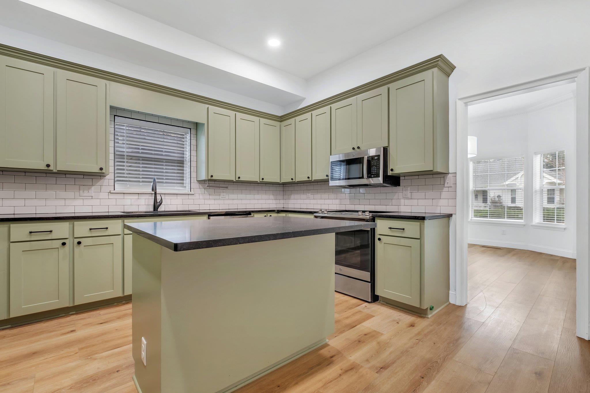 2704 Nantucket Lane, Tallahassee, Florida image 6