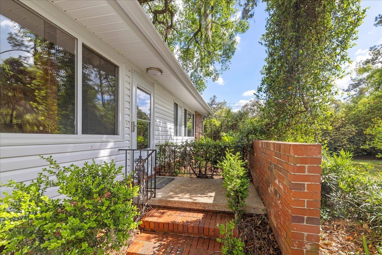 2115 Old Fort Drive, Tallahassee, Texas image 2