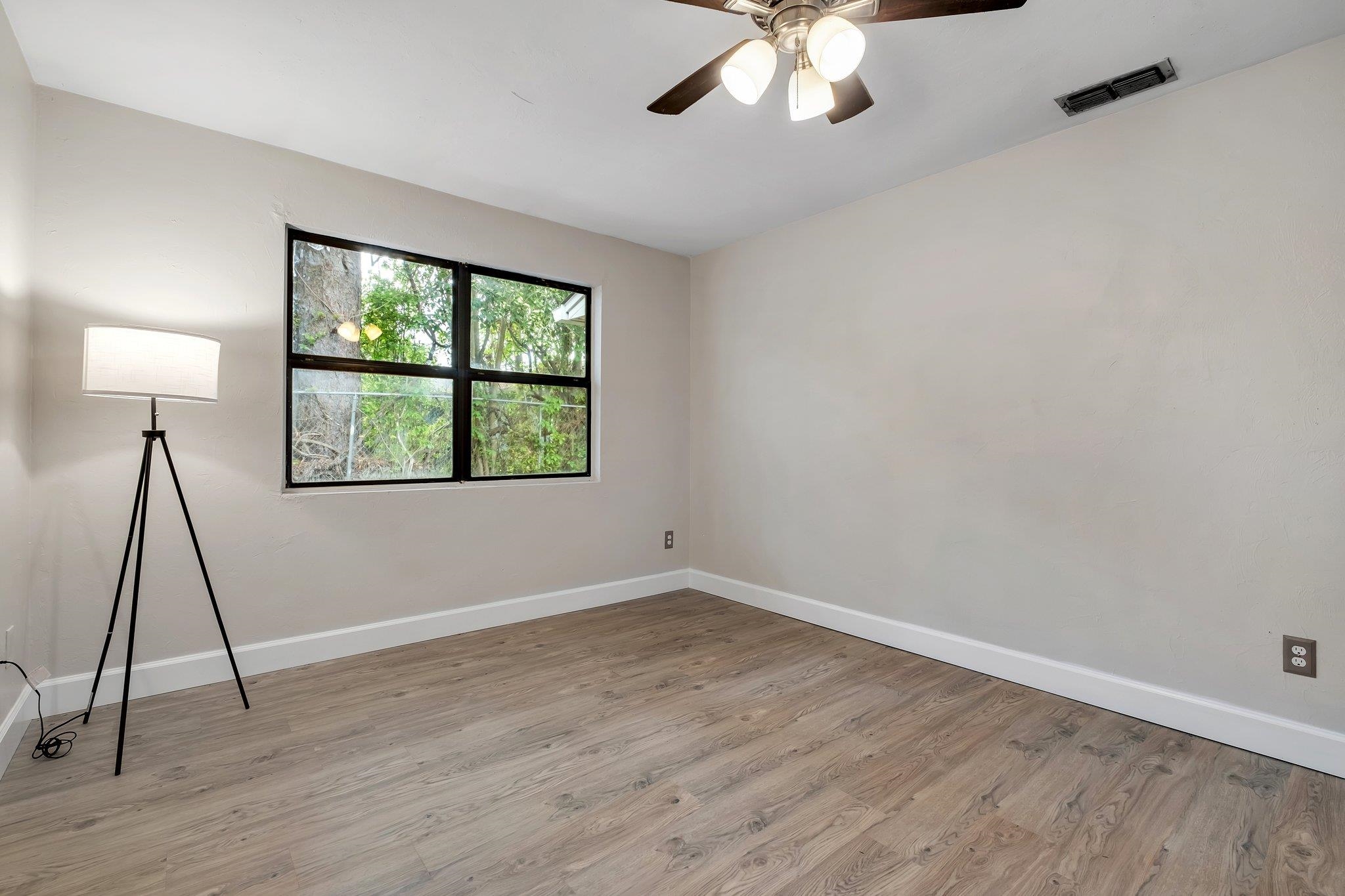 3325 W Whitney Drive, Tallahassee, Texas image 16