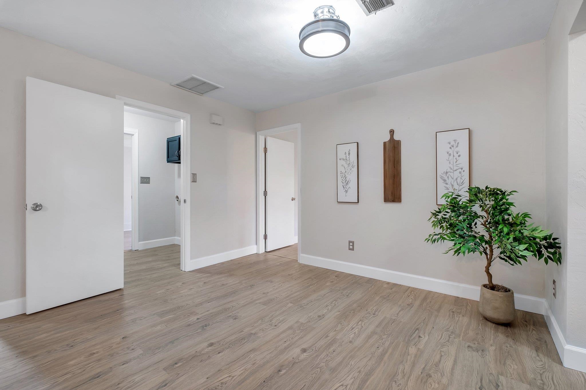 3325 W Whitney Drive, Tallahassee, Texas image 6