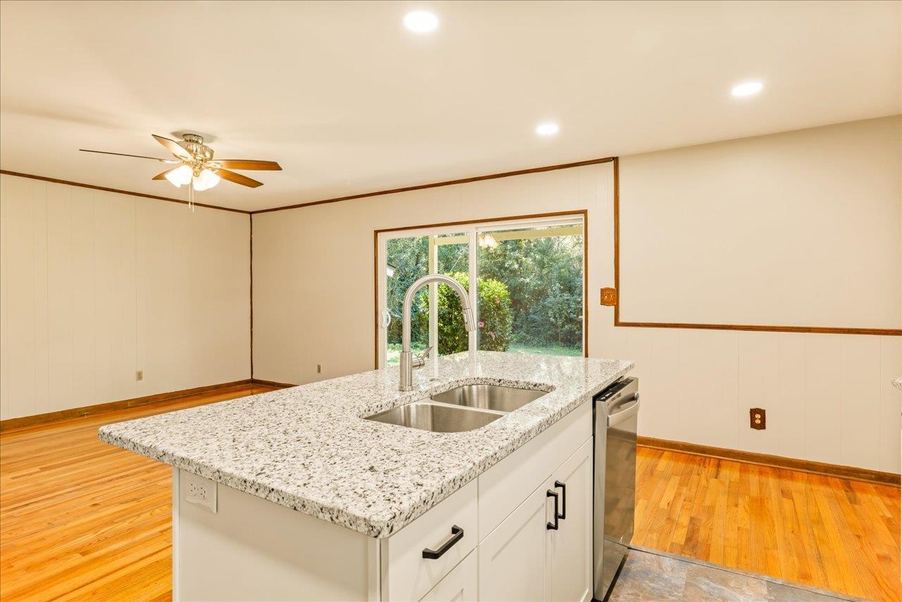 1807 Ivan Drive, Tallahassee, Texas image 11