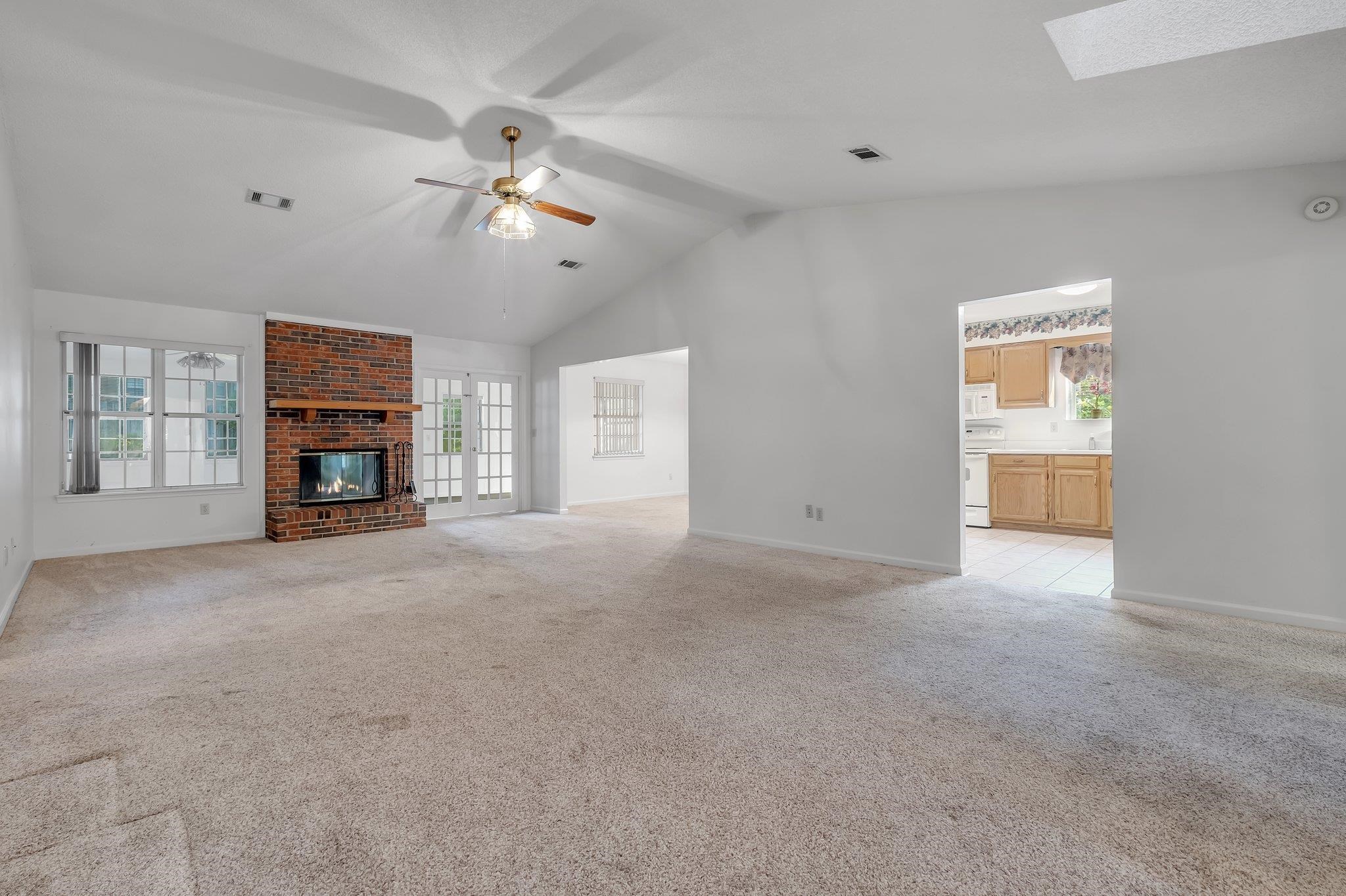 728 Violet Street, Tallahassee, Texas image 4