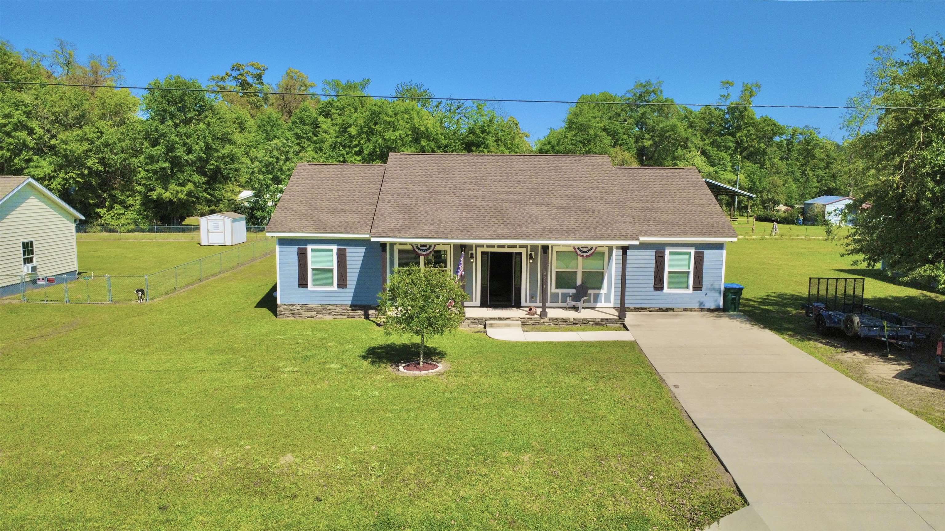 12634 NW Twin Oaks Drive, Bristol, Florida image 1