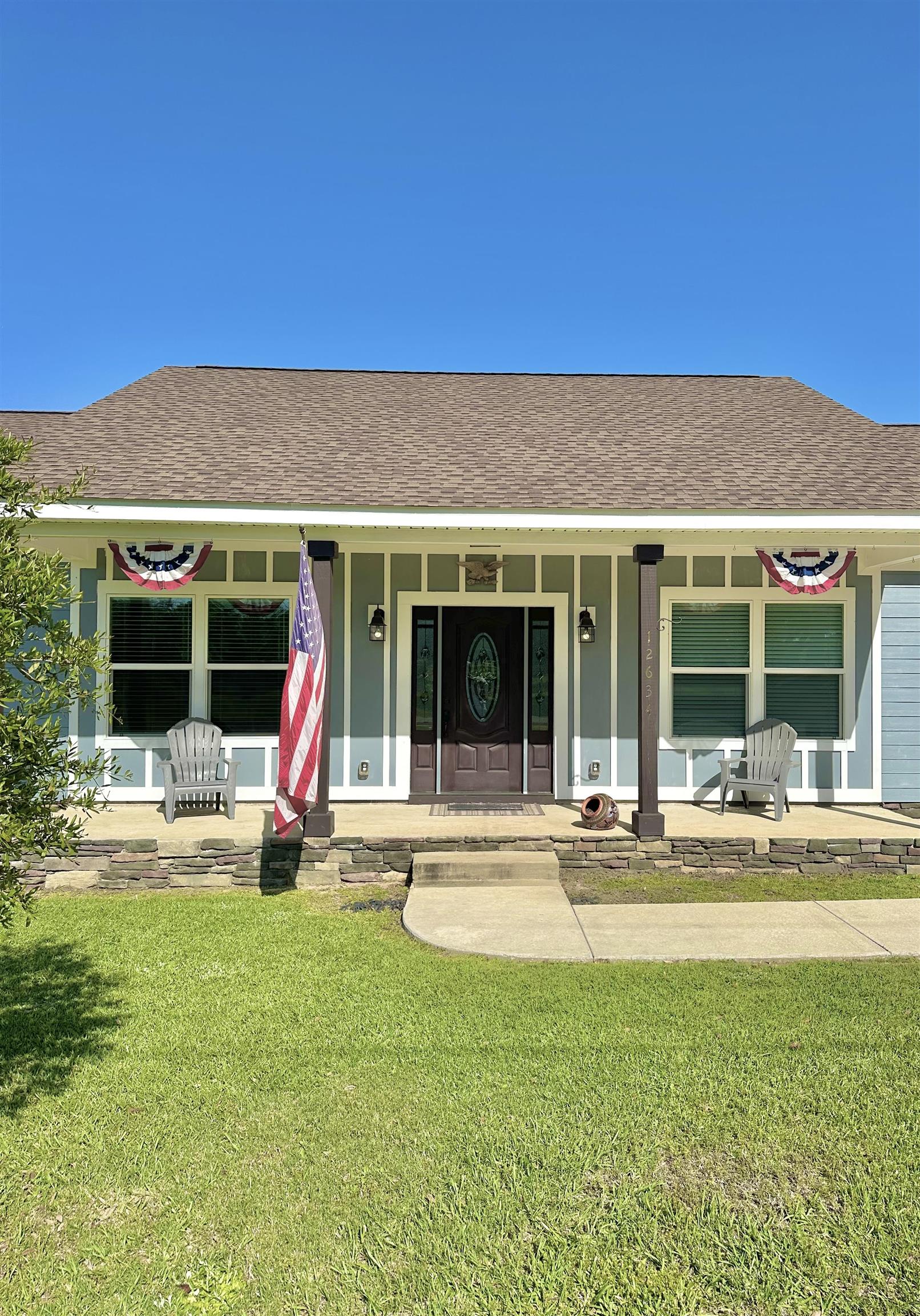 12634 NW Twin Oaks Drive, Bristol, Florida image 2