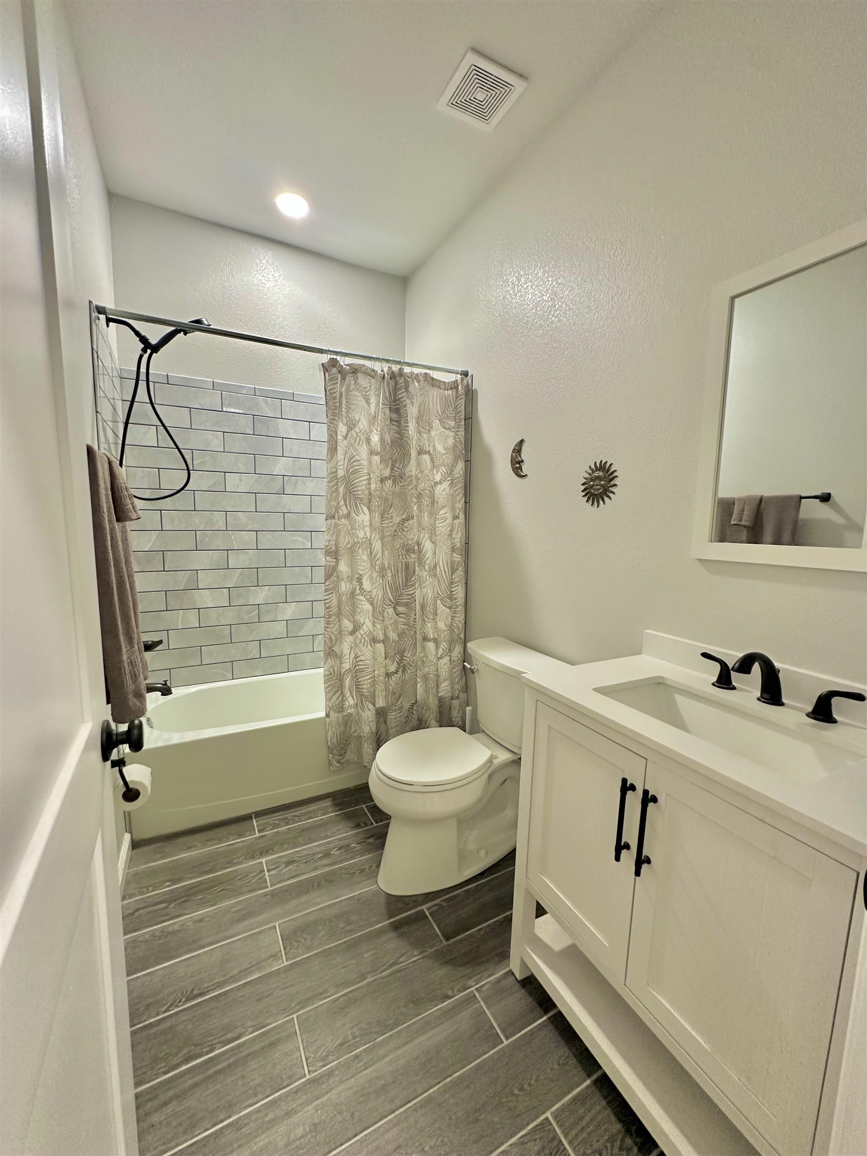 12634 NW Twin Oaks Drive, Bristol, Florida image 21